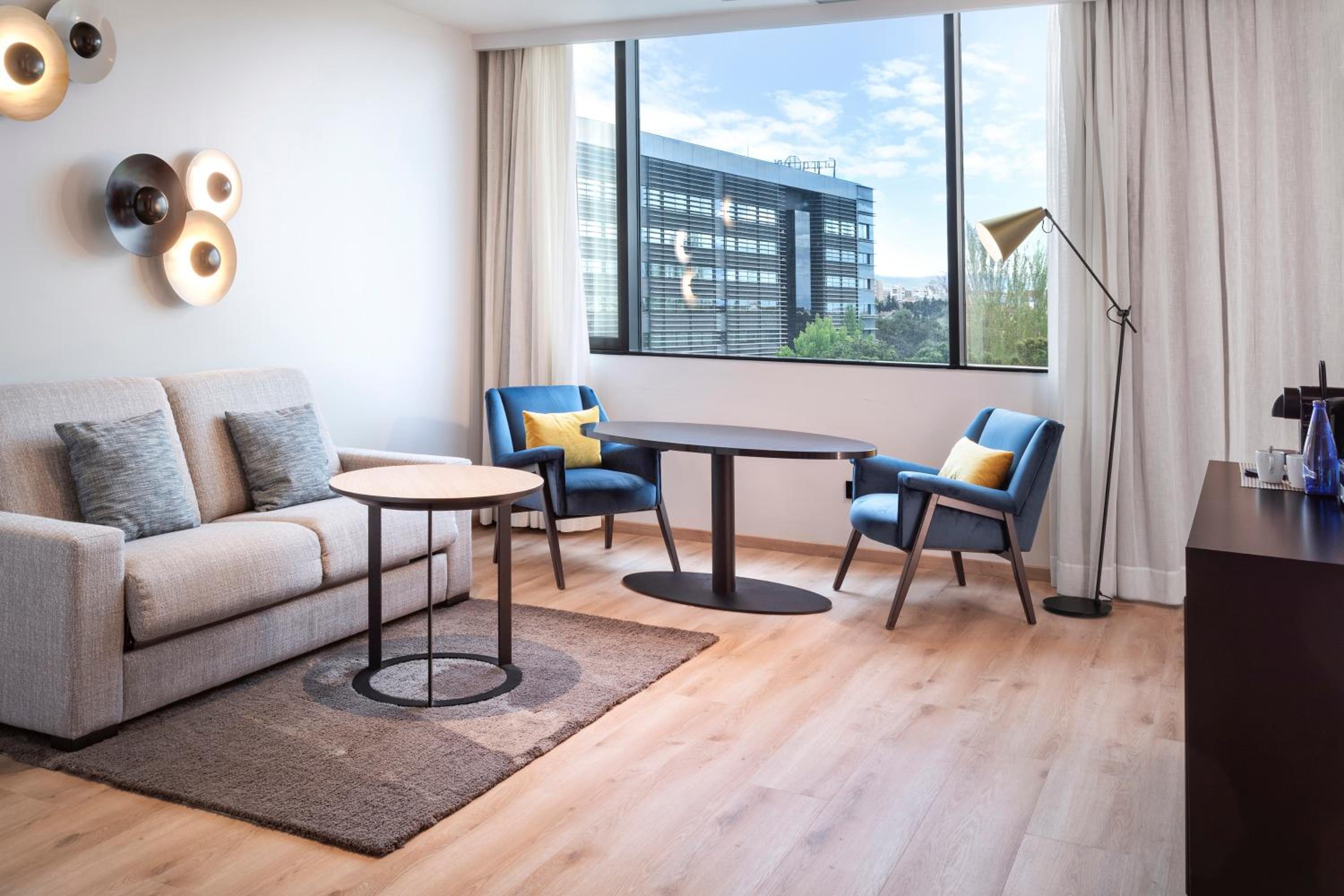 The Level Suite - Photo 12