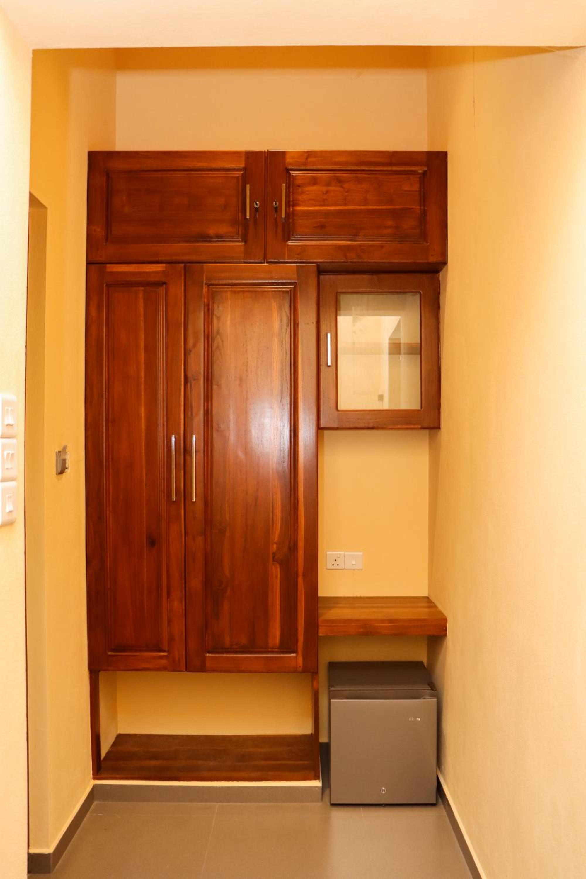 Deluxe Family Suite - Photo 8