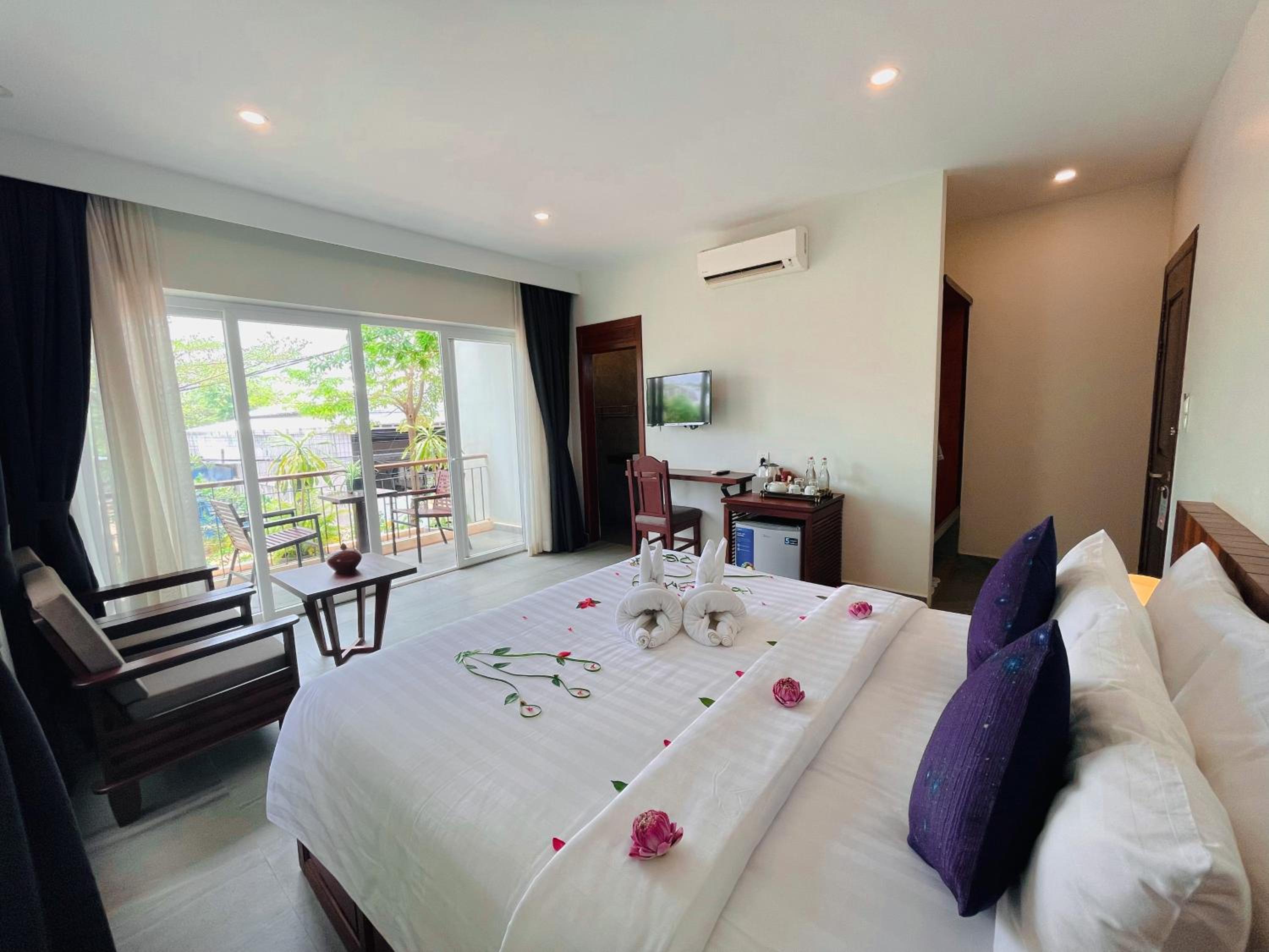 Studio Double With Balcony- Free Pick Up  - Photo 10