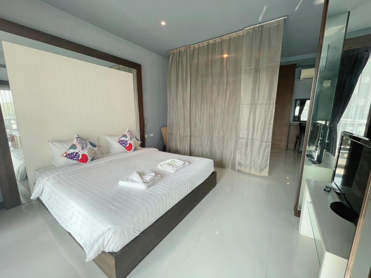 Deluxe Suite with Sea View photo 2