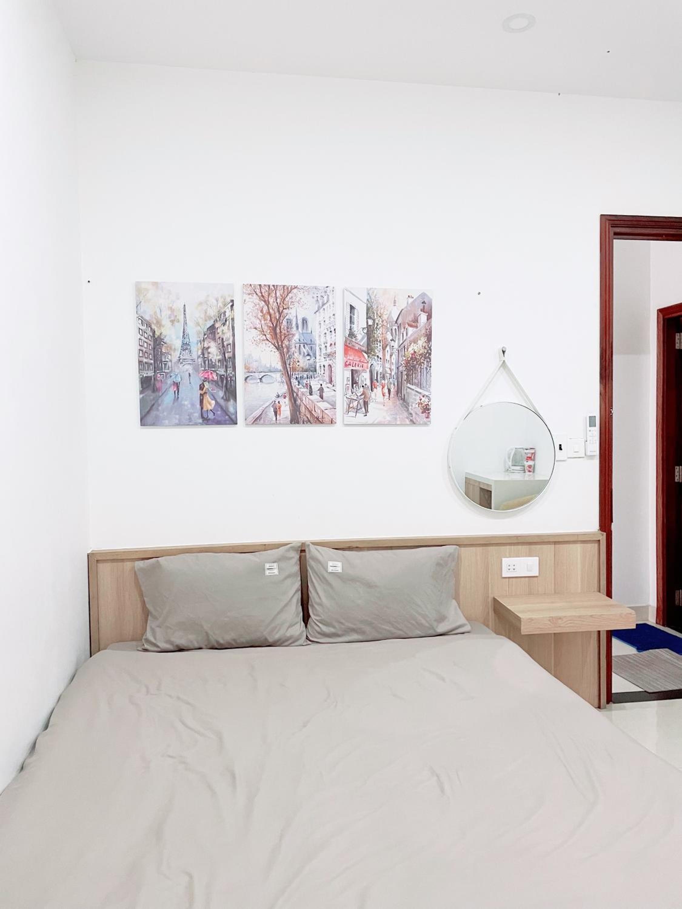 Standard Queen Room
