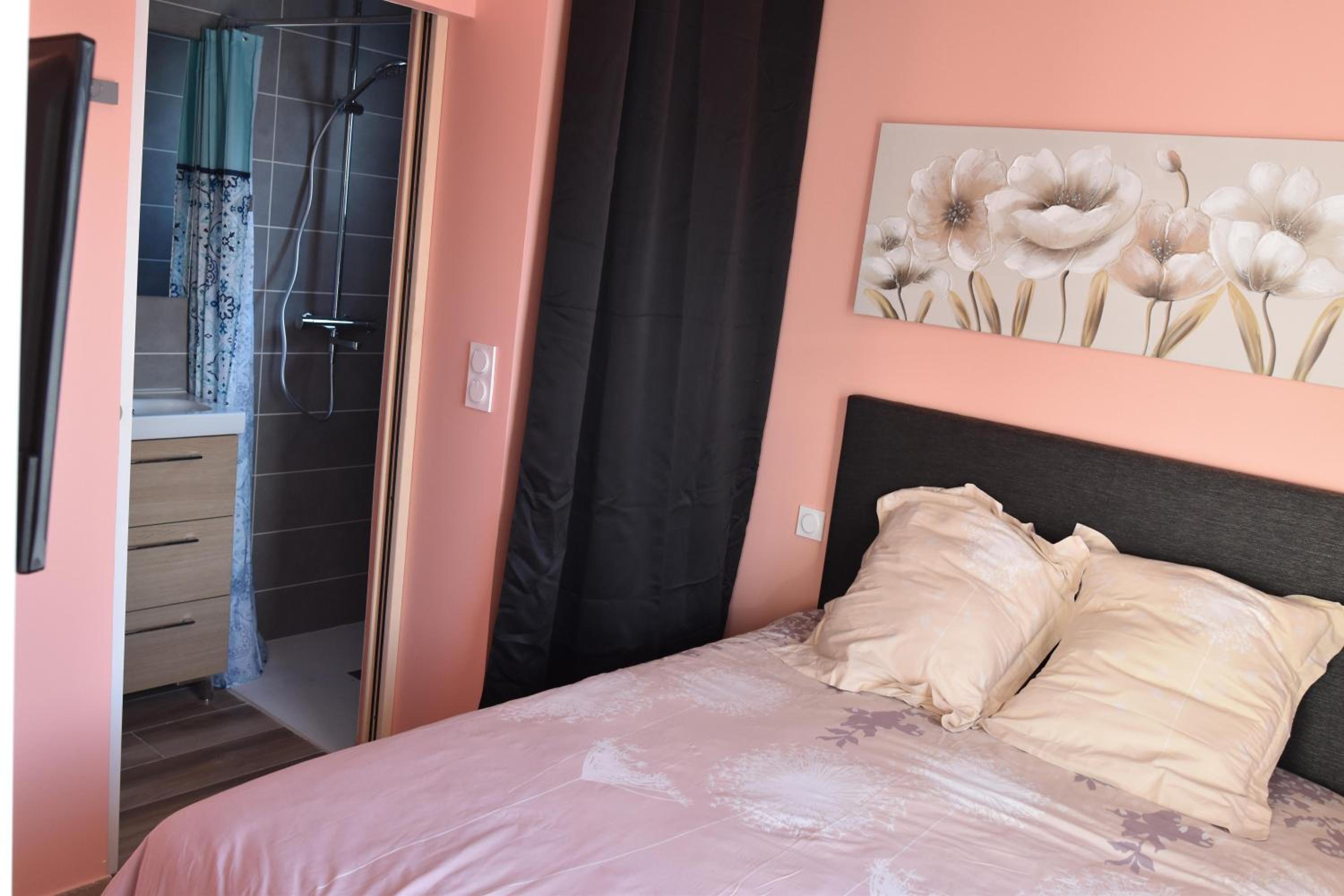 One-Bedroom House photo 2