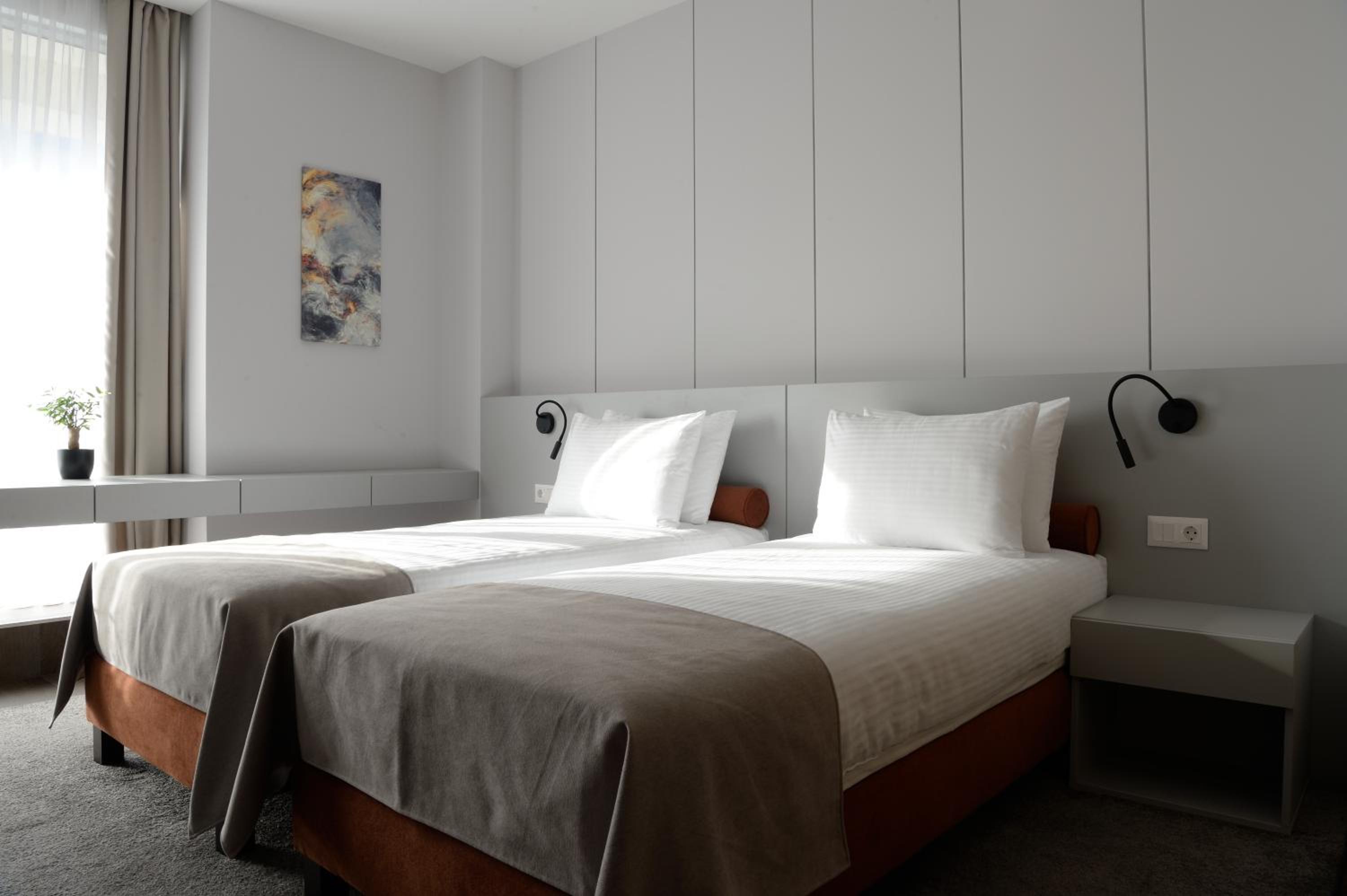 Twin Room - Photo 1