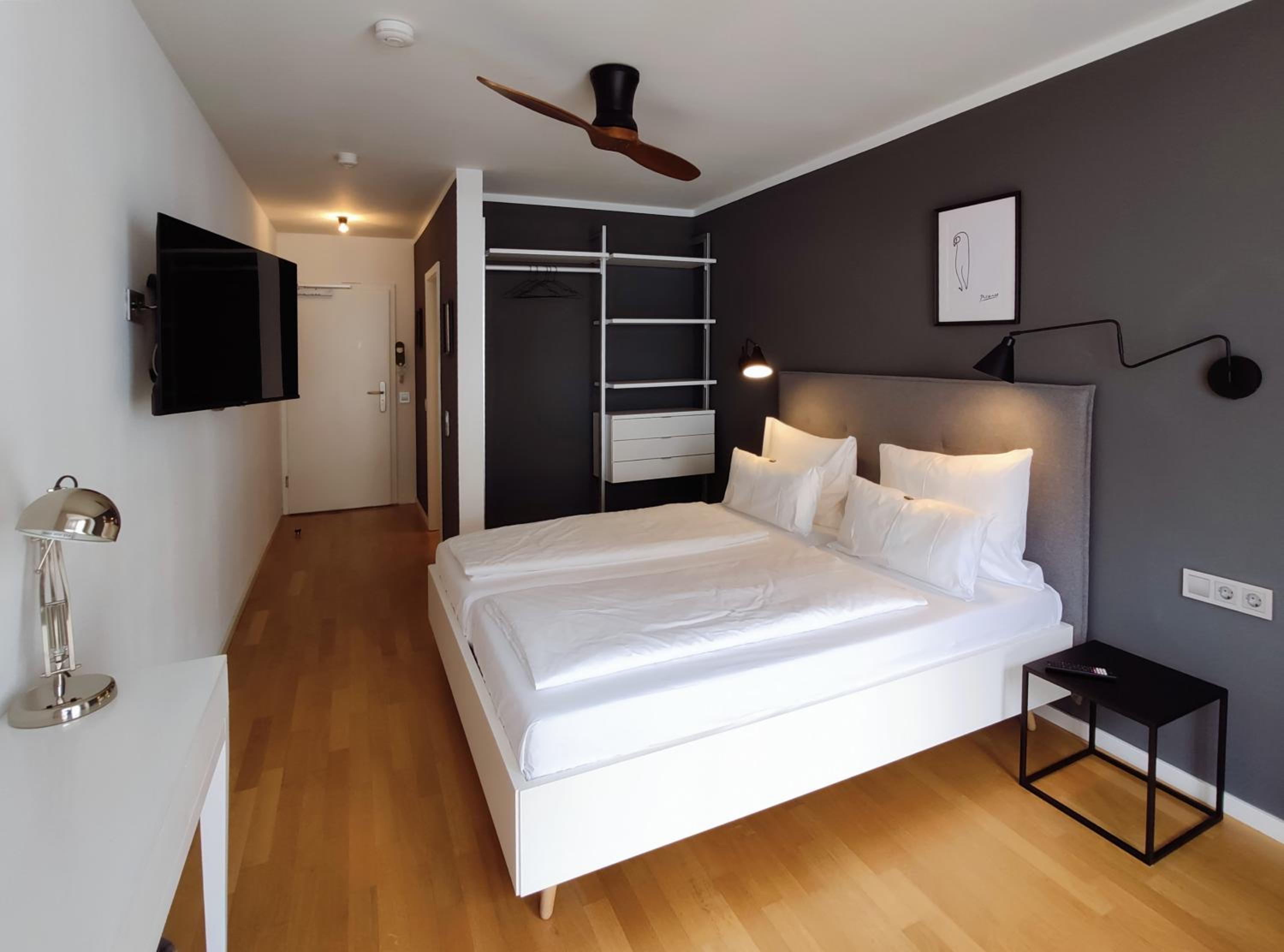 Standard Double Room - Photo 2