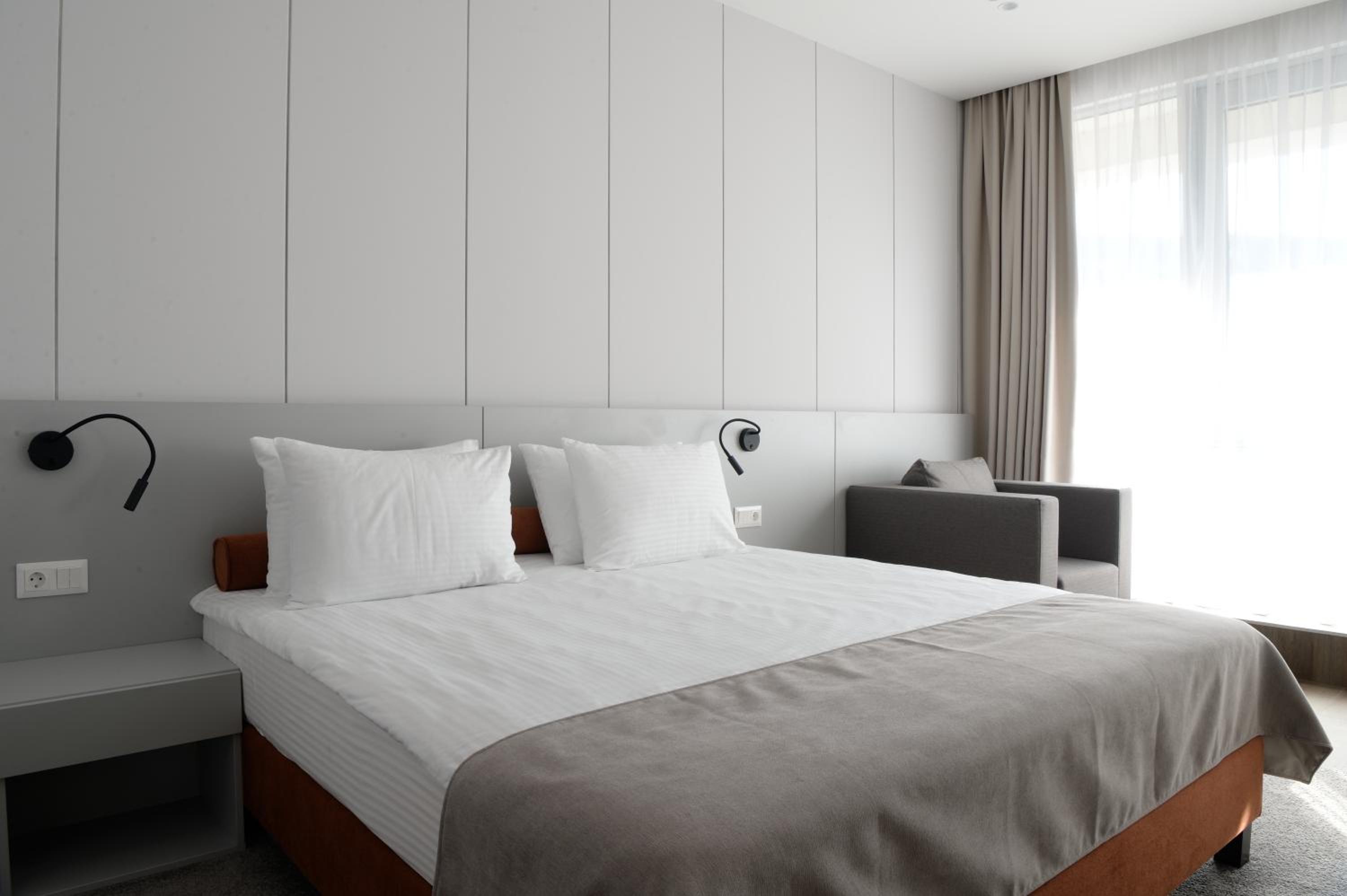 Superior King Room - Photo 1
