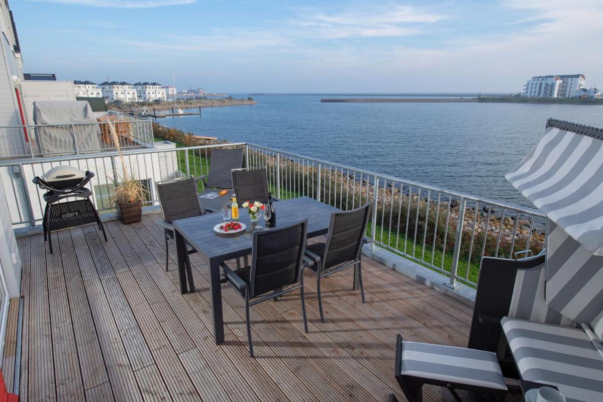 Apartment with Sea View photo 2
