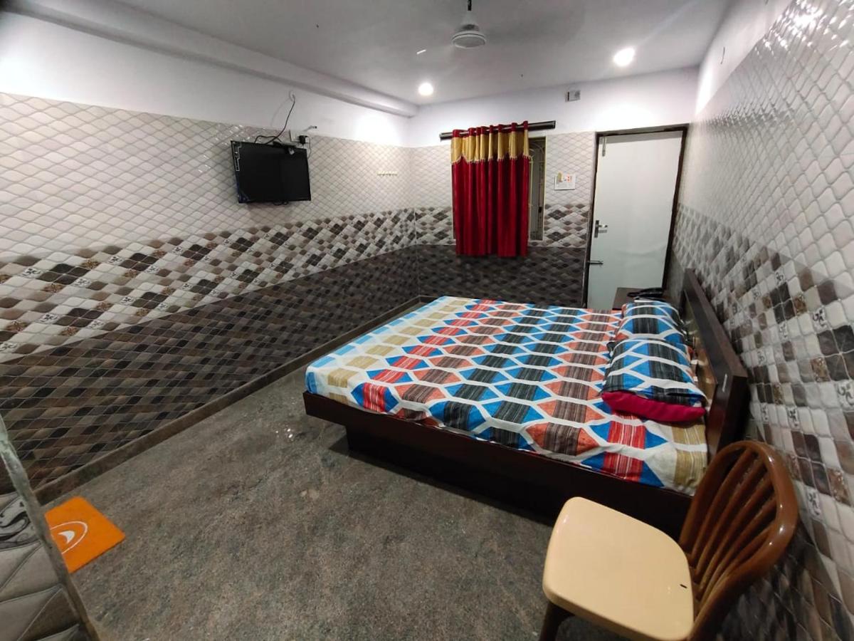 Economy Double Room photo 2
