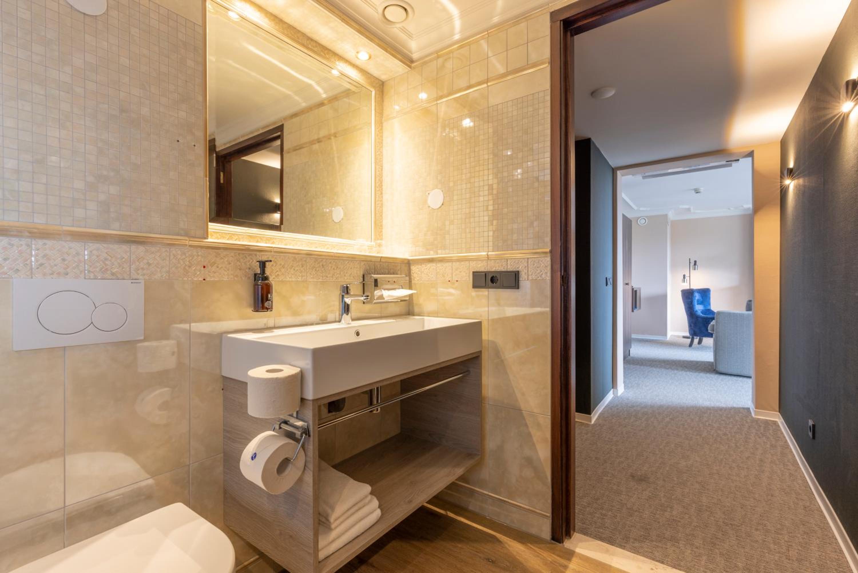 Royal Suite - Photo 5