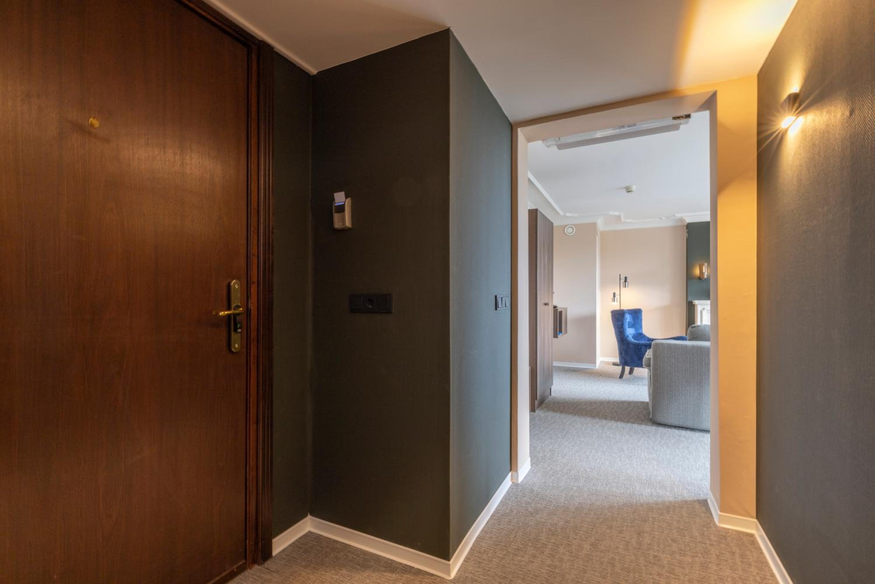 Royal Suite - Photo 6