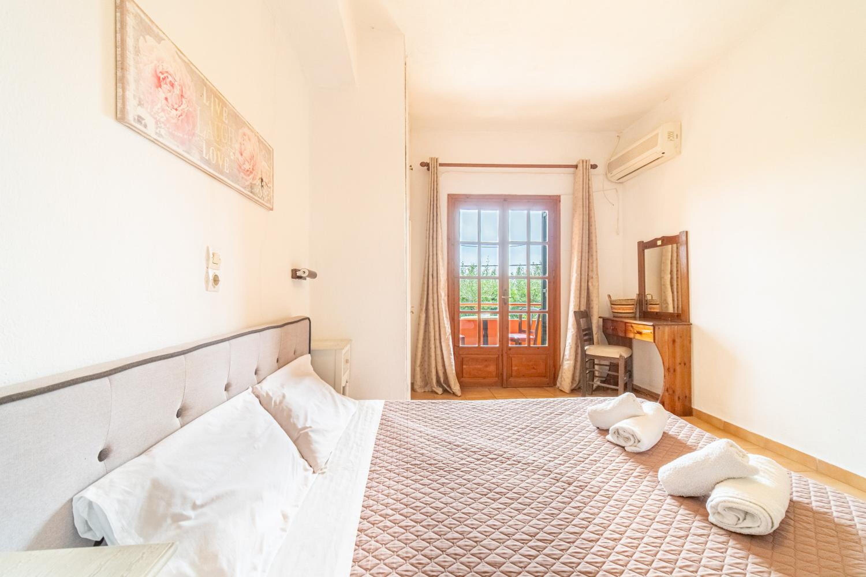 Studio with Sofa Bed