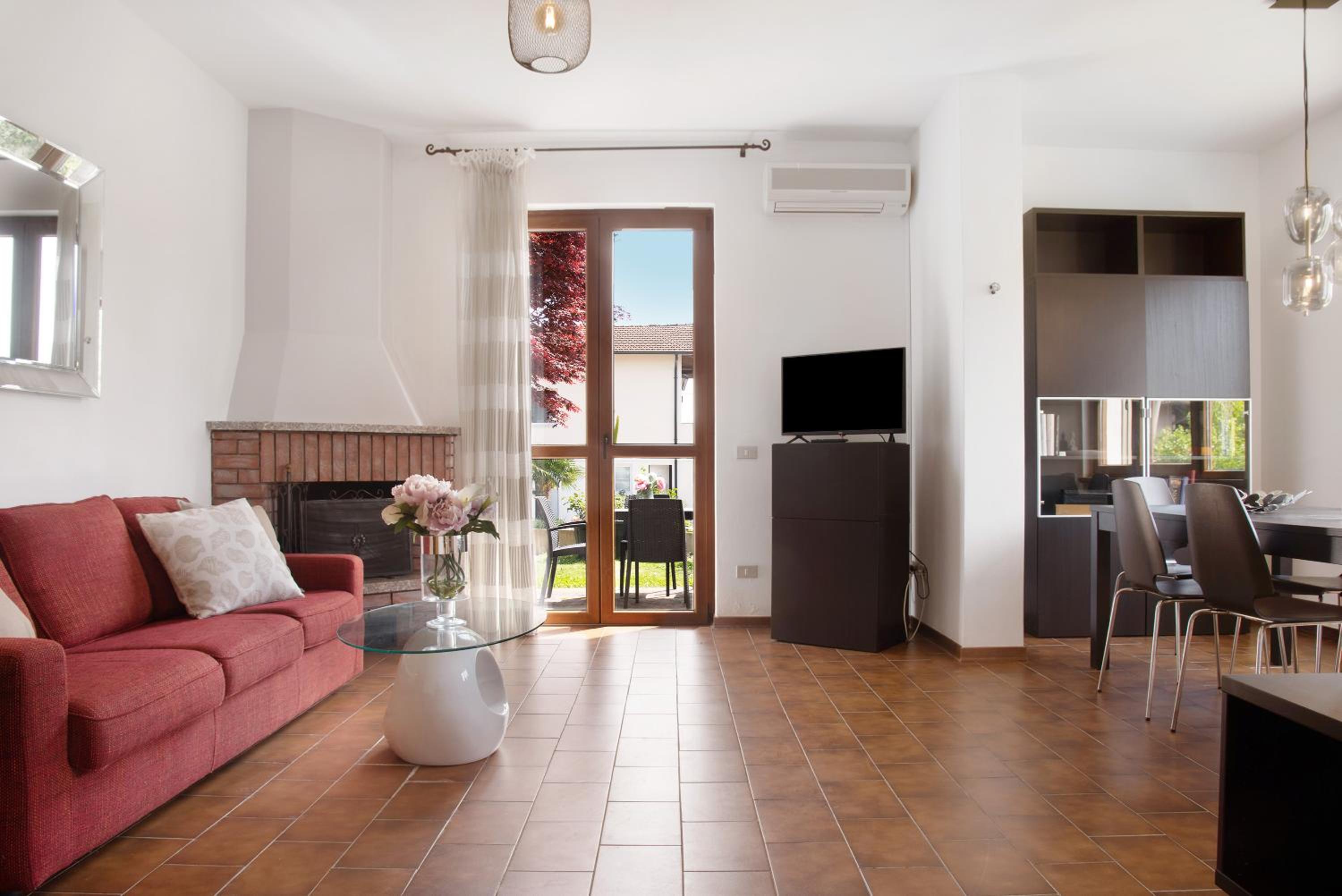 Two-Bedroom Deluxe Apartment with Garden View