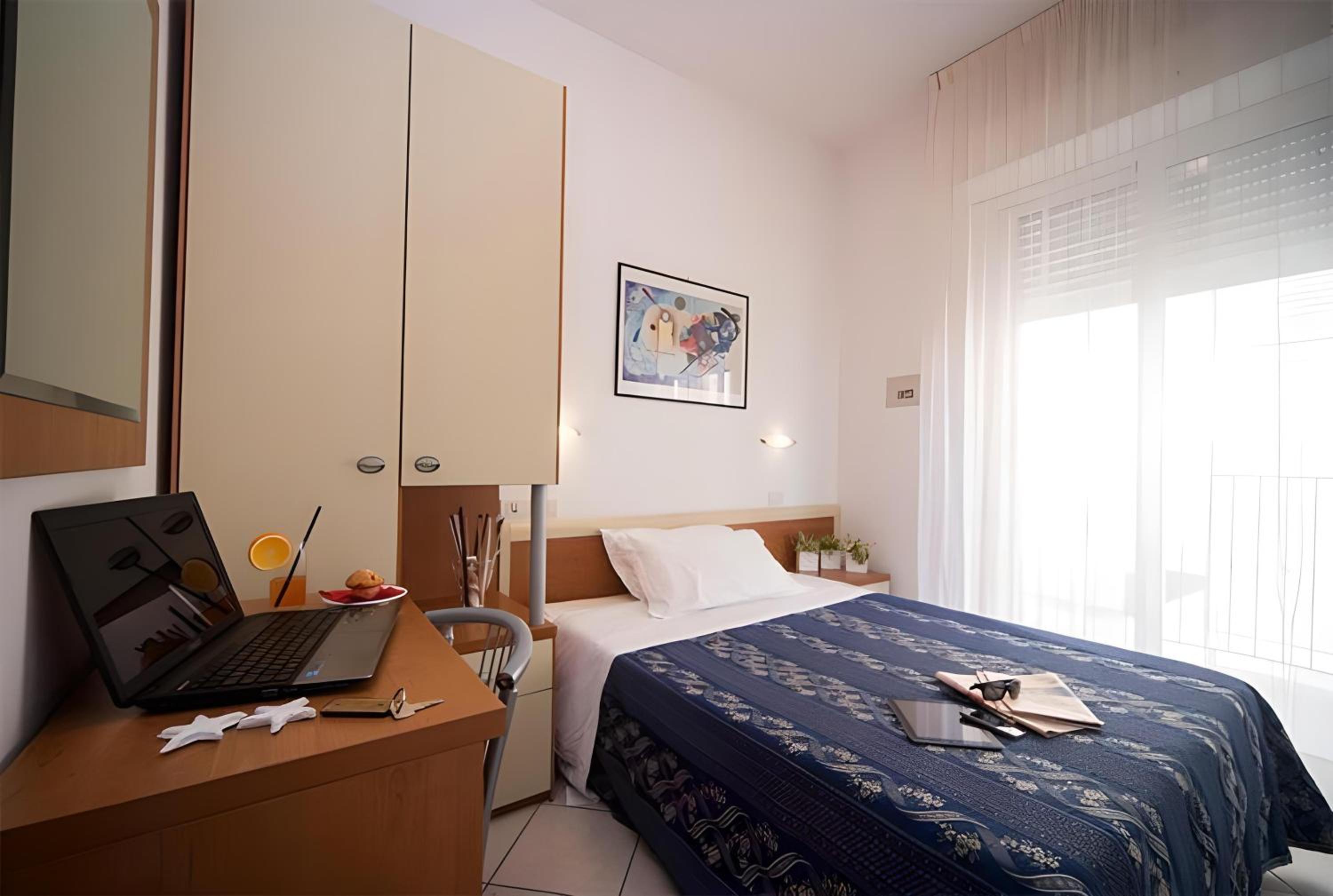 Single Room photo 3