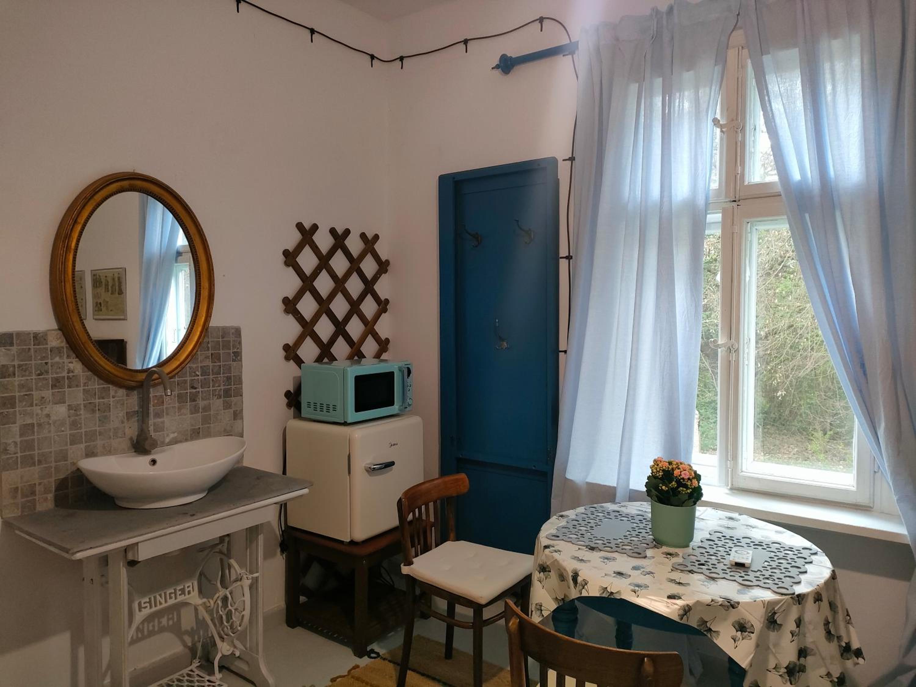 Small Double Room photo 1