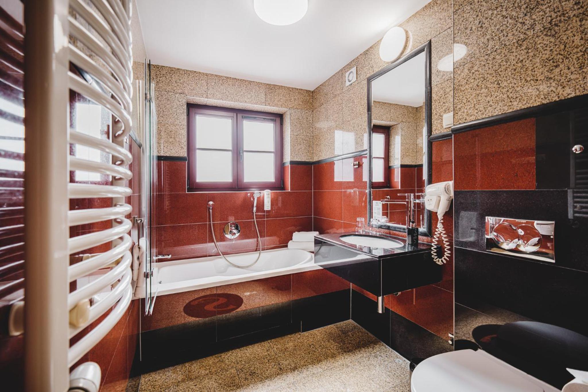 Deluxe Double or Twin Room - Photo 4