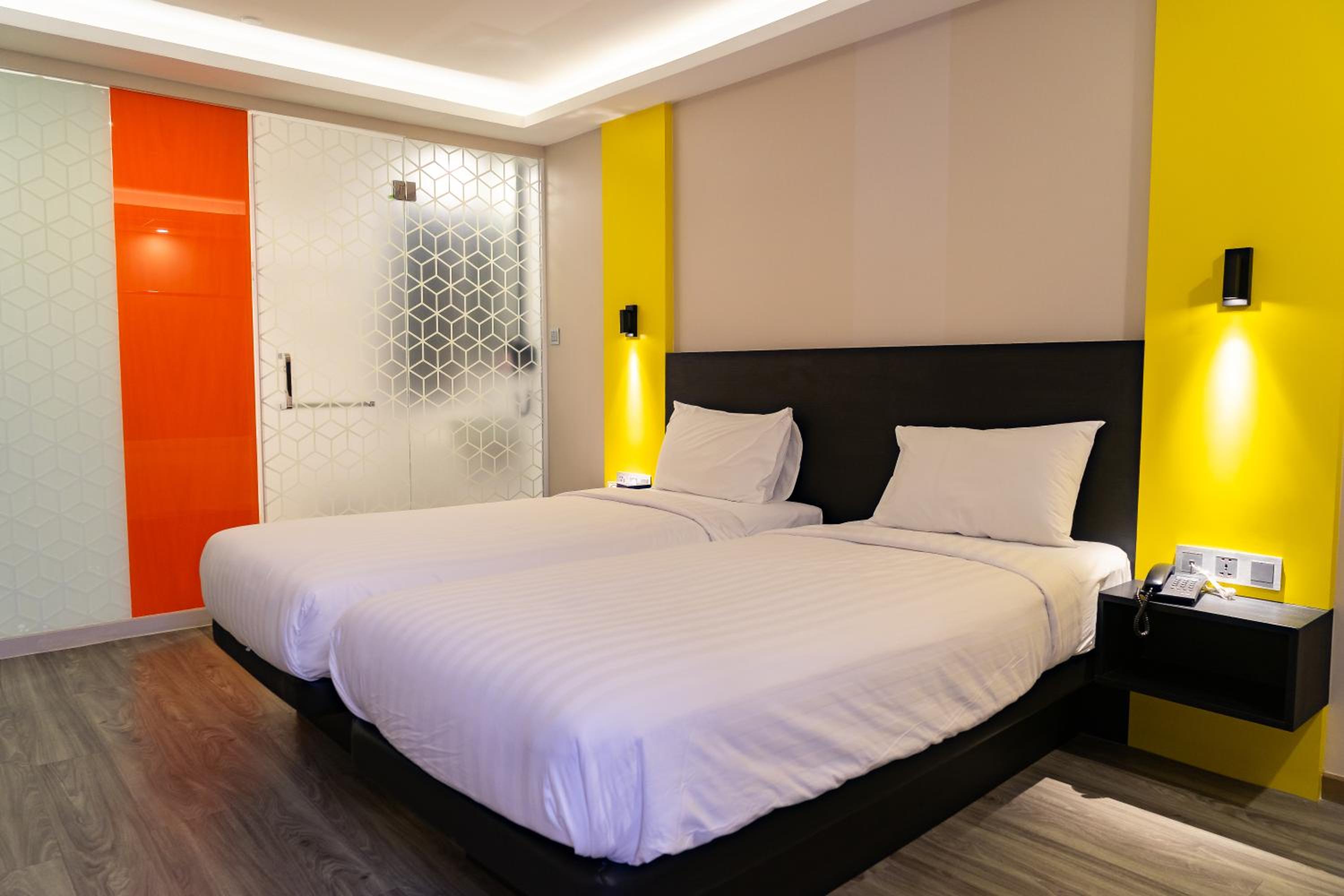 Standard Twin Room photo 2