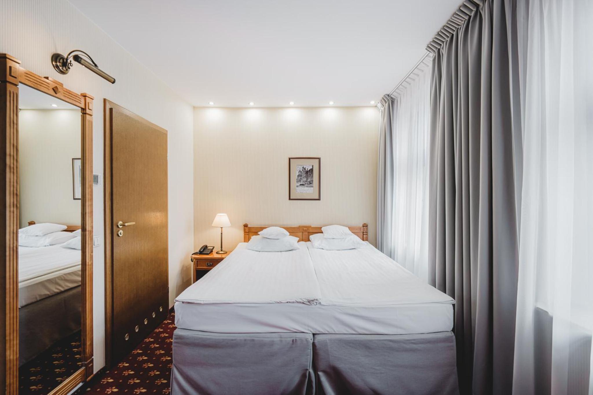 Double Room - Photo 8