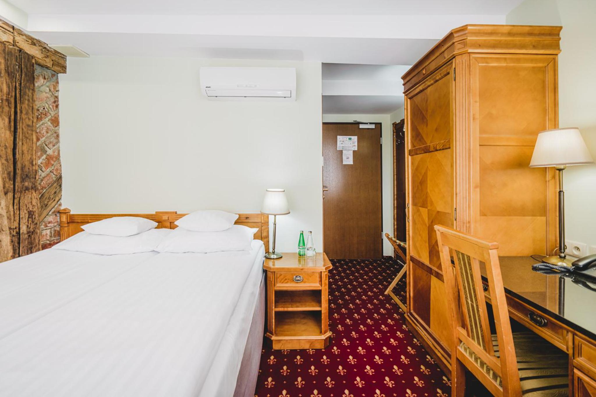 Double Room - Photo 7