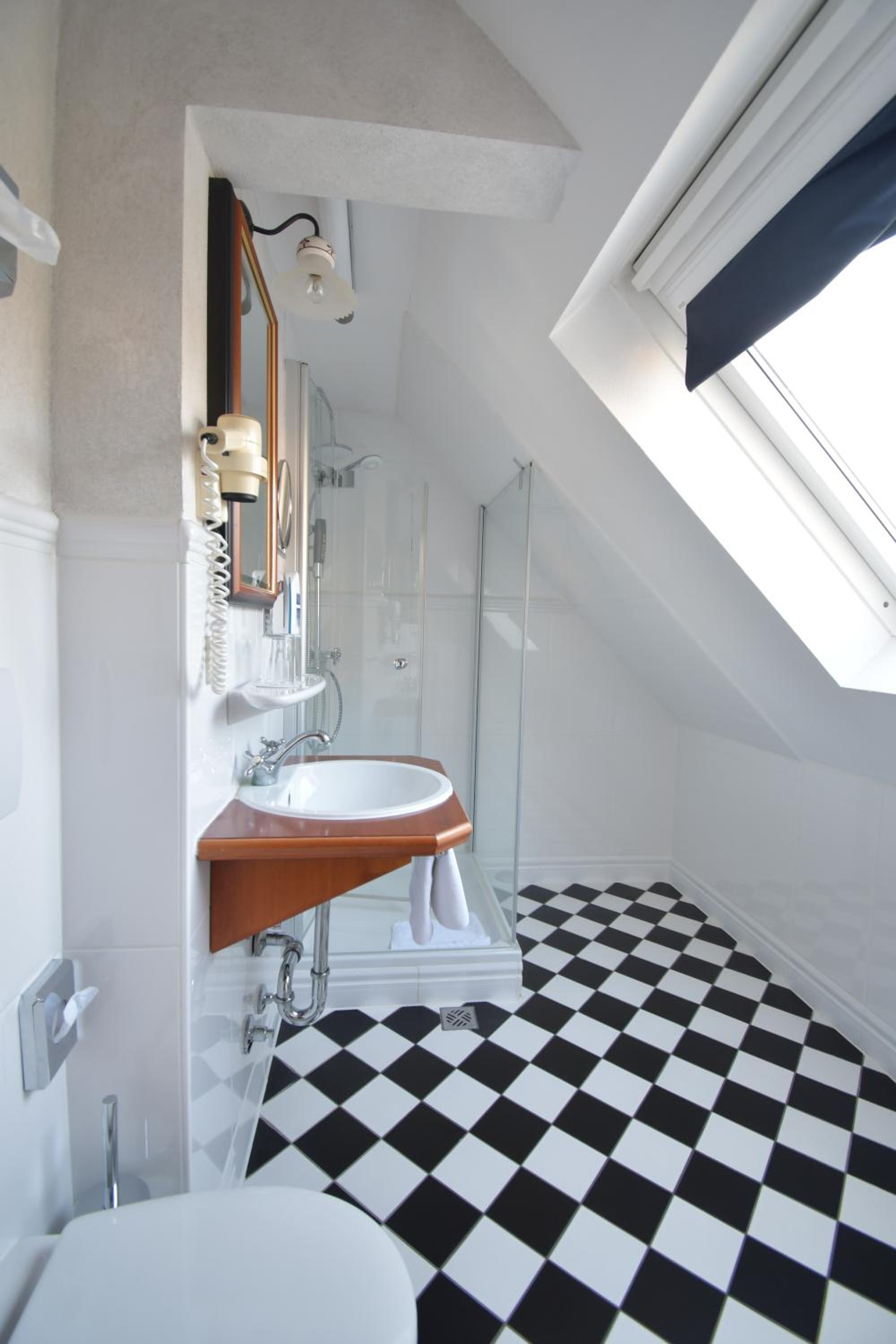 Standard Double Room - Photo 2