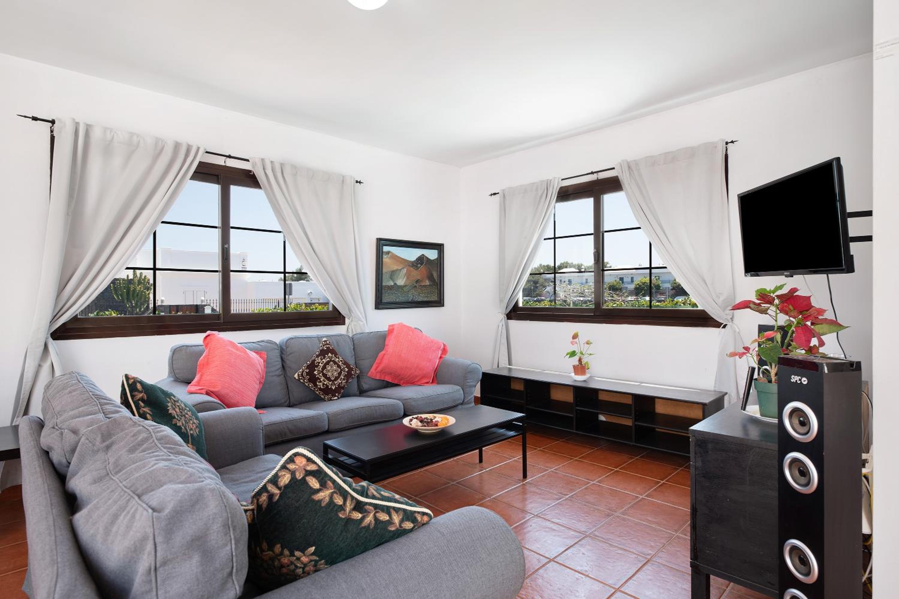 Three-Bedroom House photo 2