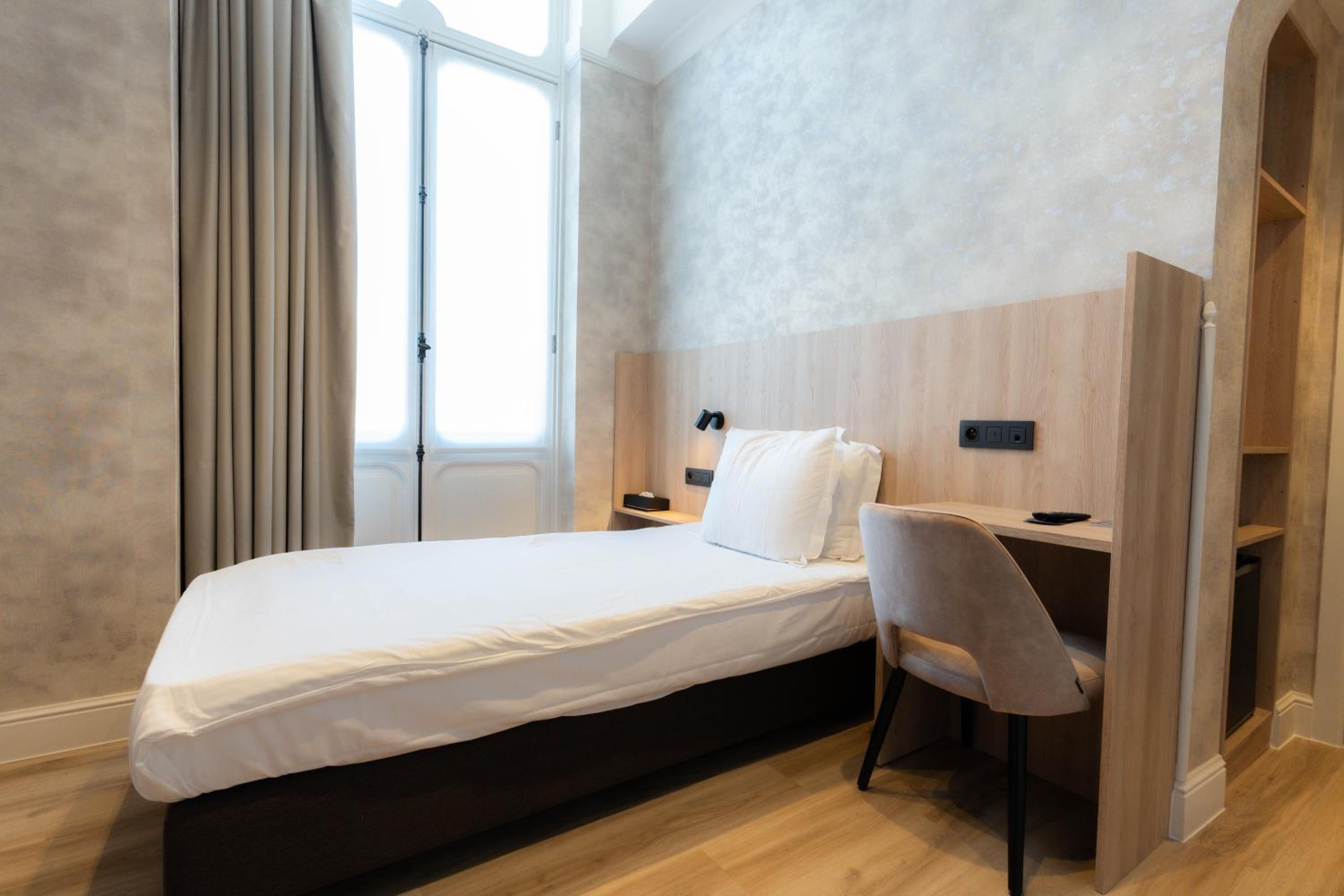 Single Room photo 2