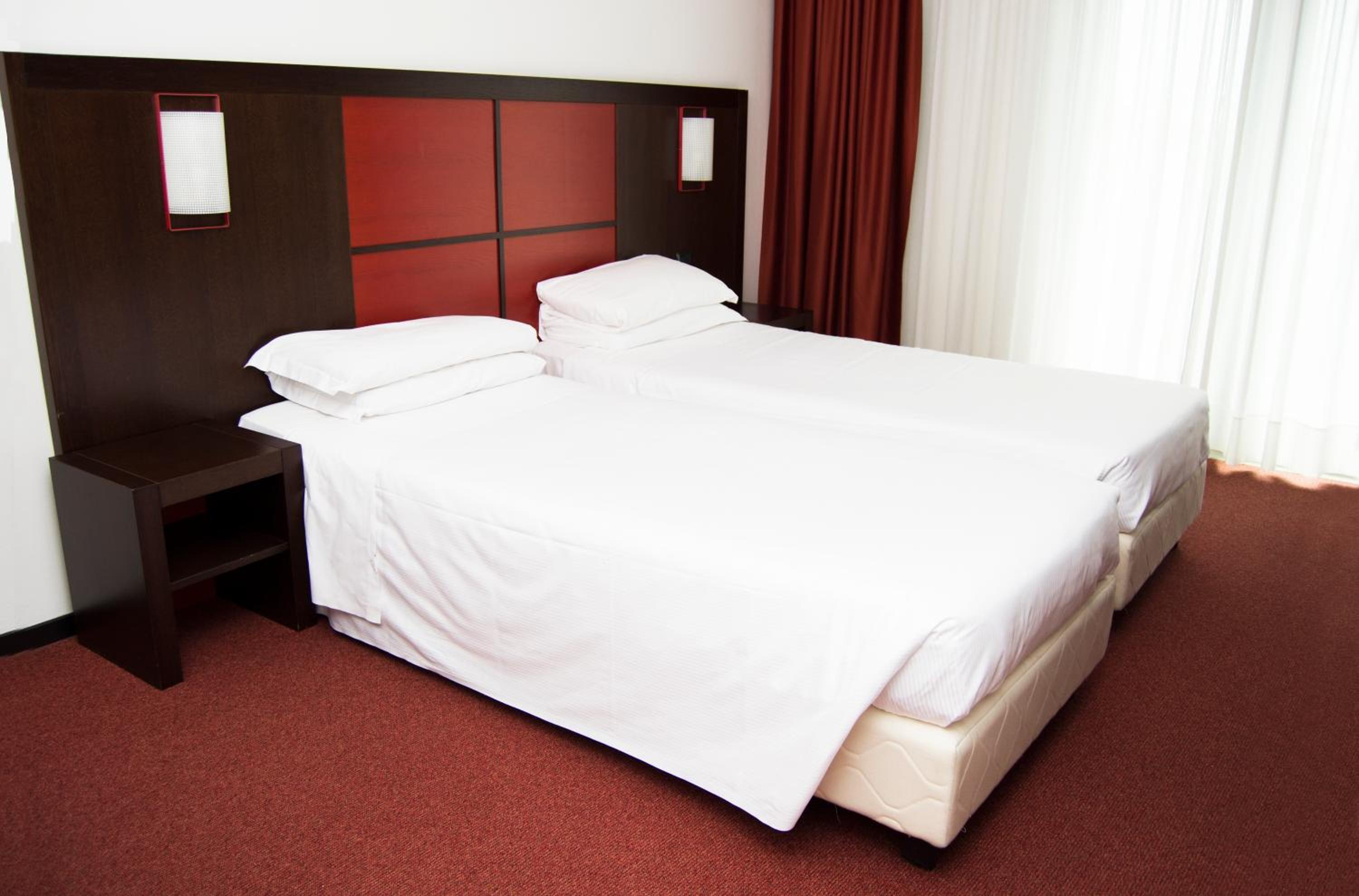 Double or Twin Room - Photo 8