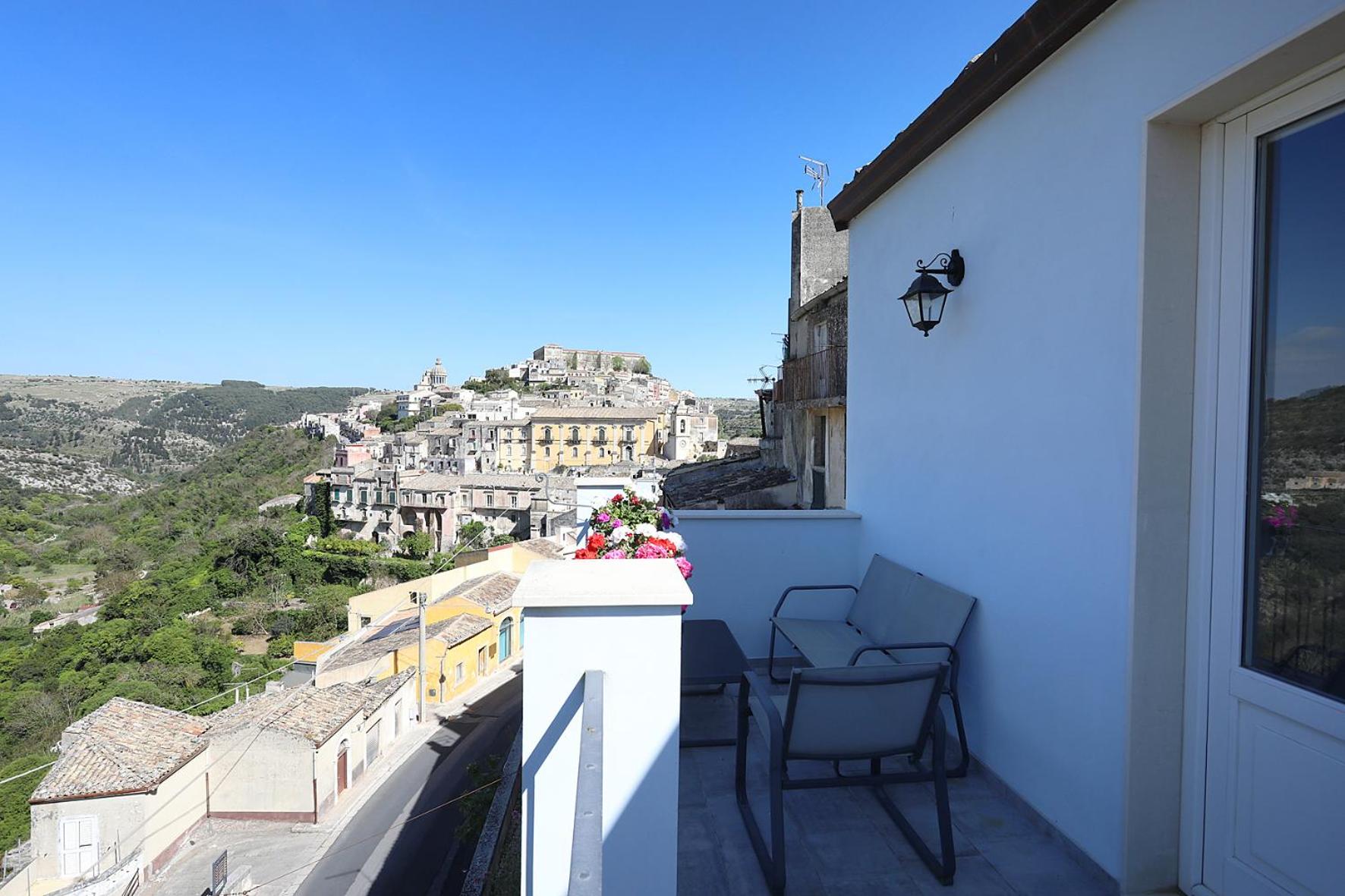 Double Room with Terrace - Photo 8