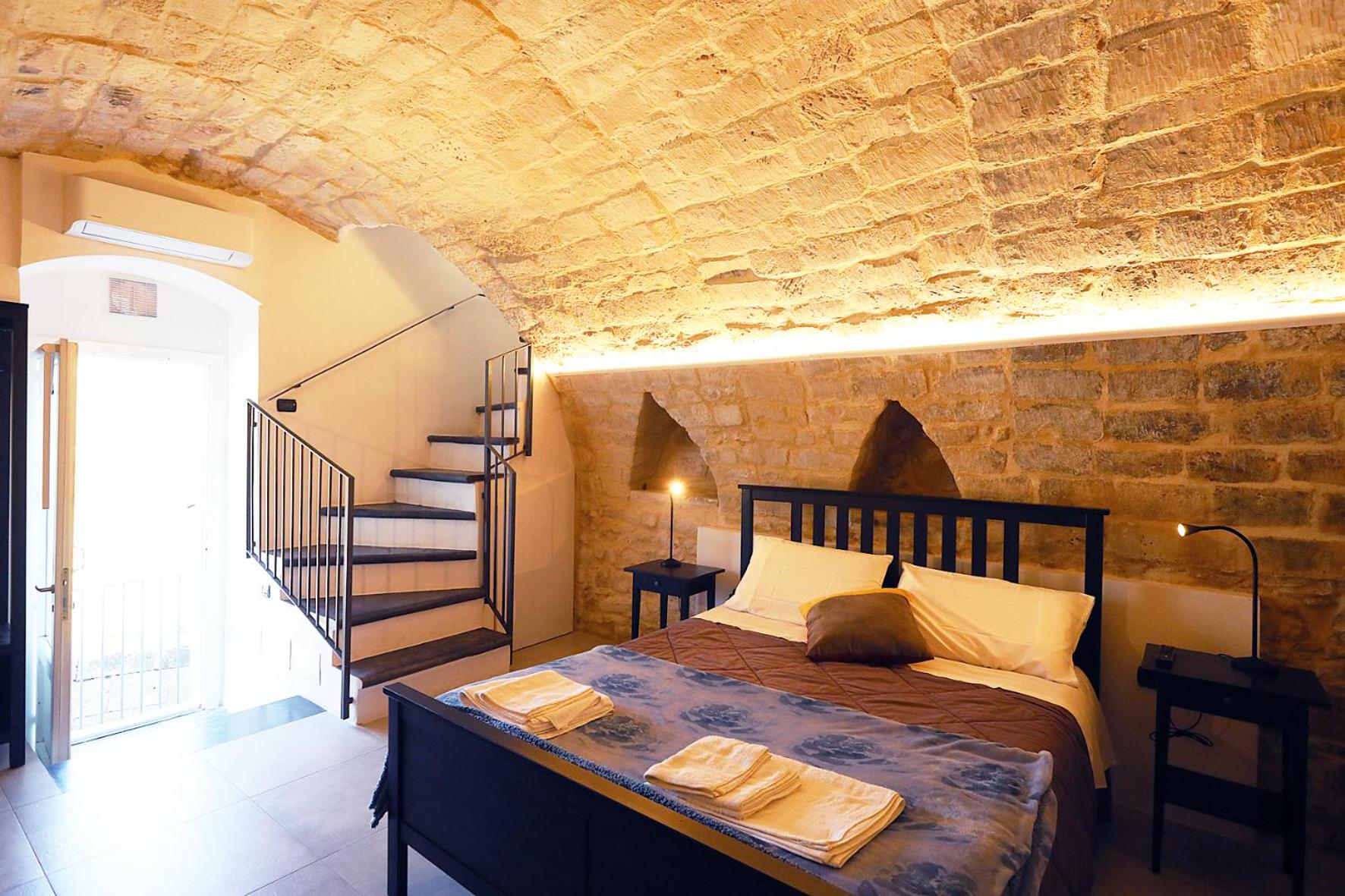 Double Room with Private Bathroom - Photo 1