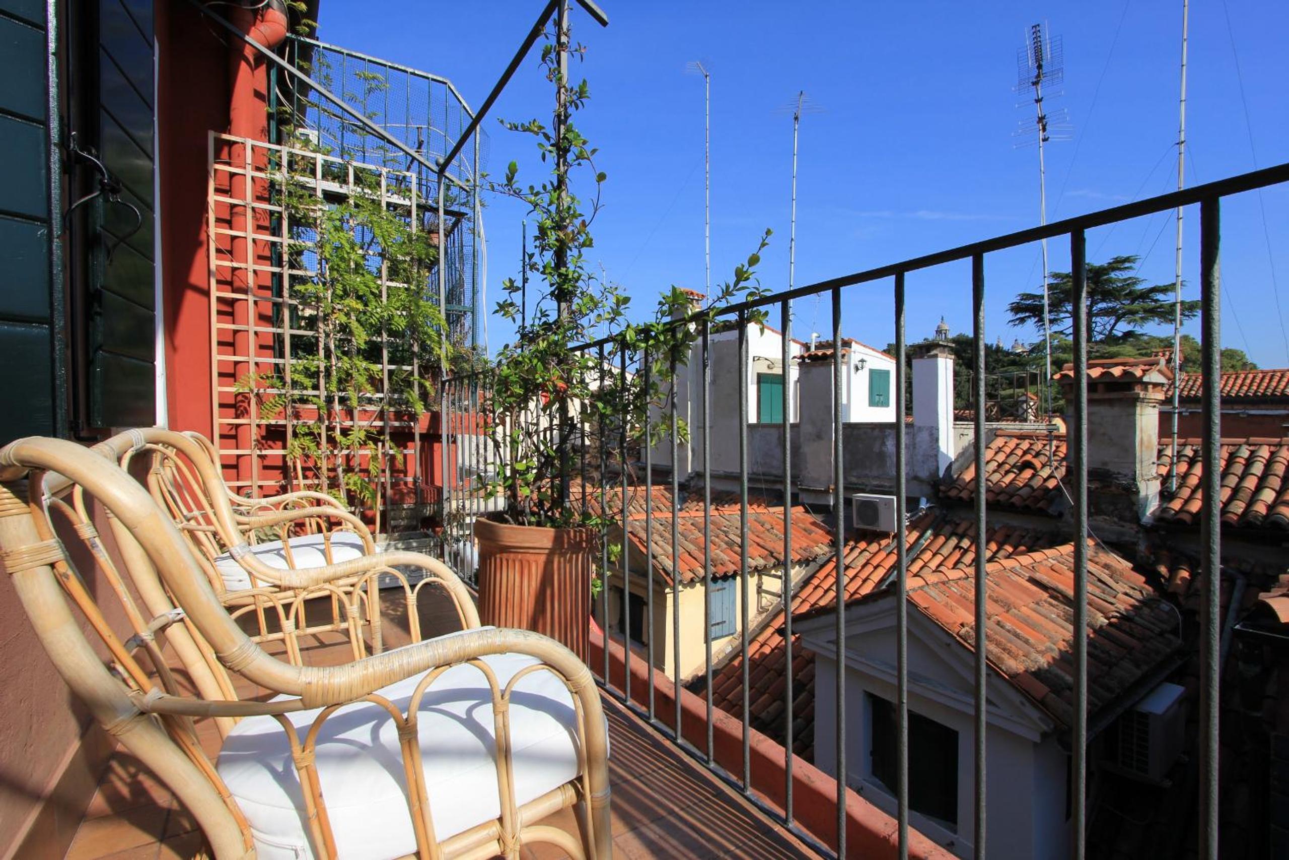 Lara - Three-Bedroom Apartment with Terrace photo 3