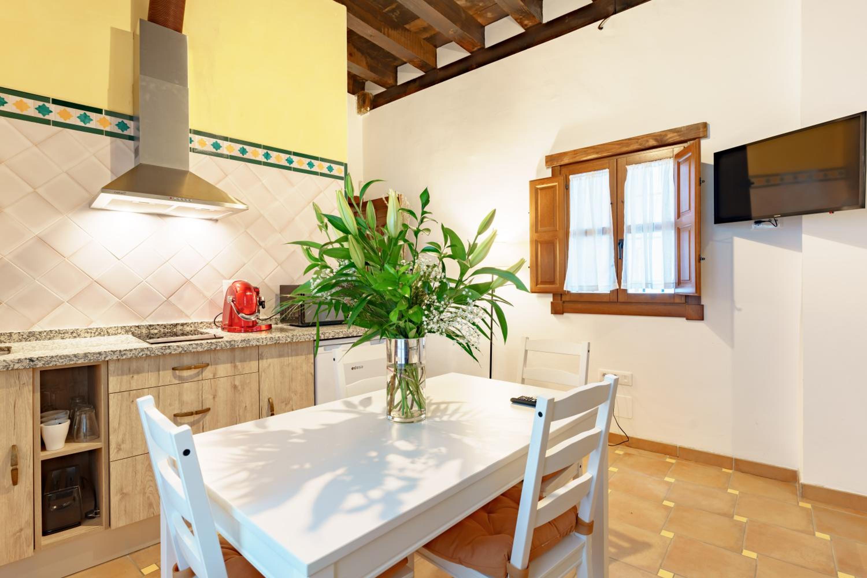 One-Bedroom Apartment - Photo 7