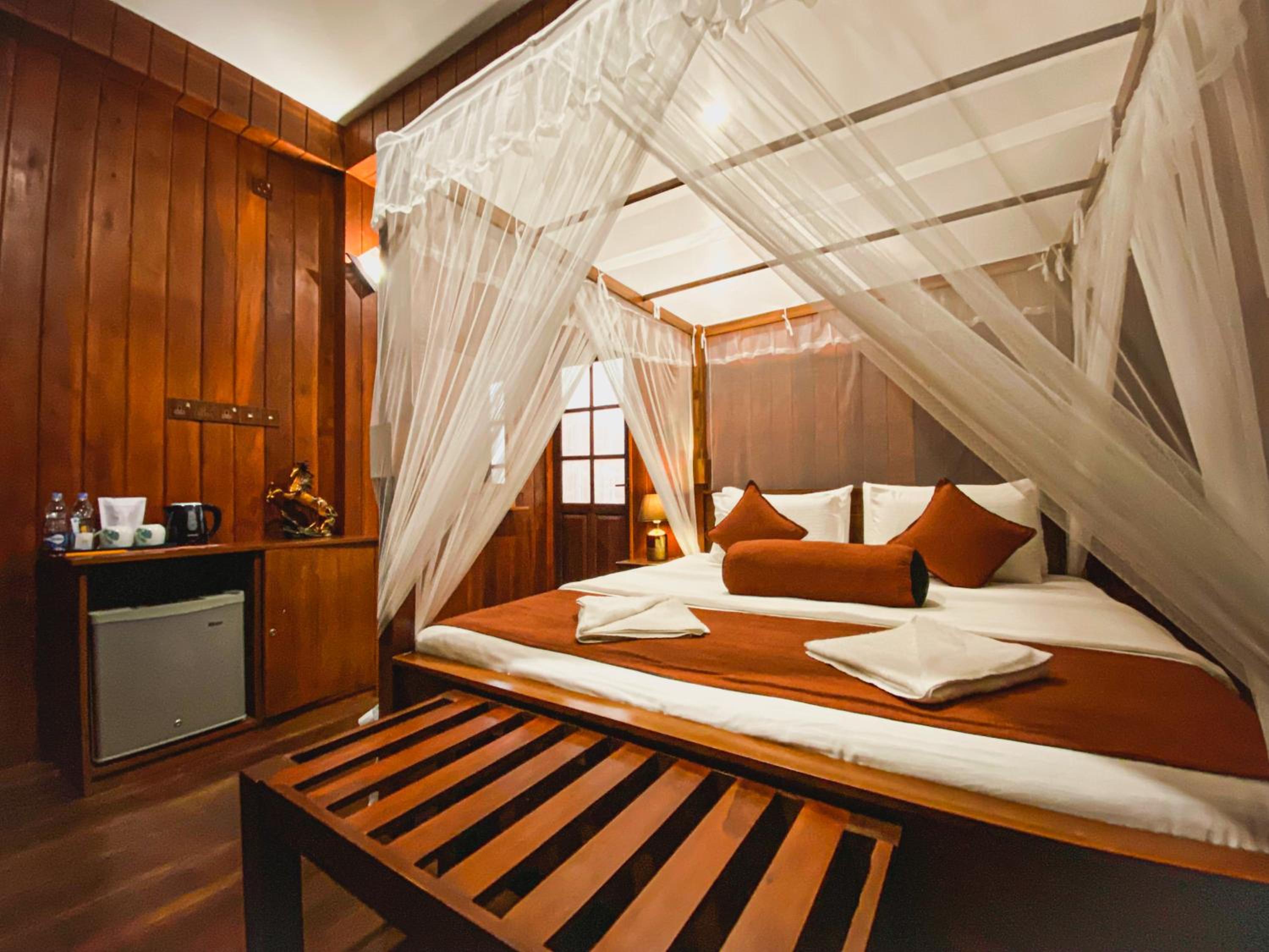 Deluxe Double Room with Balcony and Mountain View photo 2