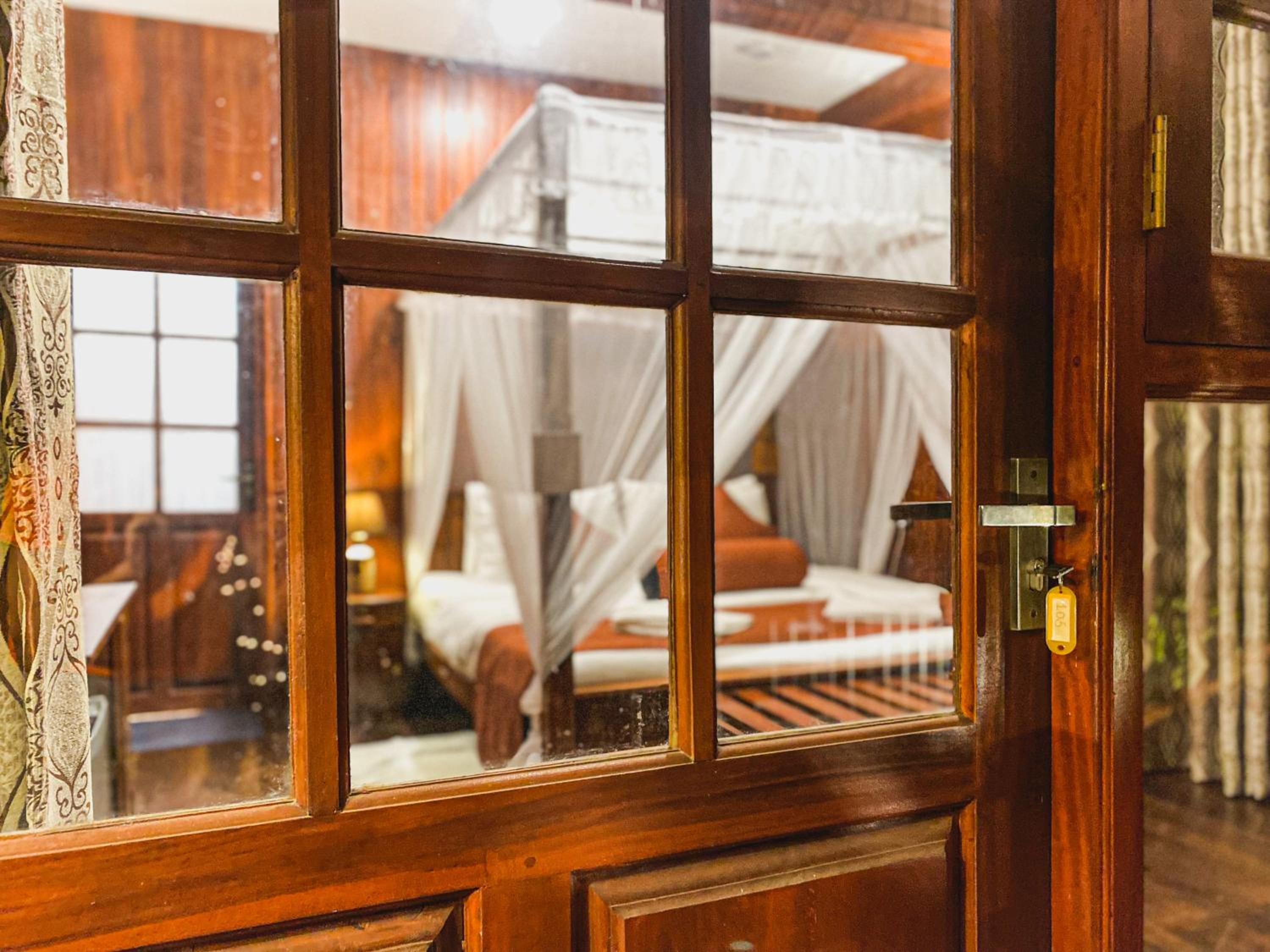 Deluxe Double Room with Garden and Mountain View photo 2