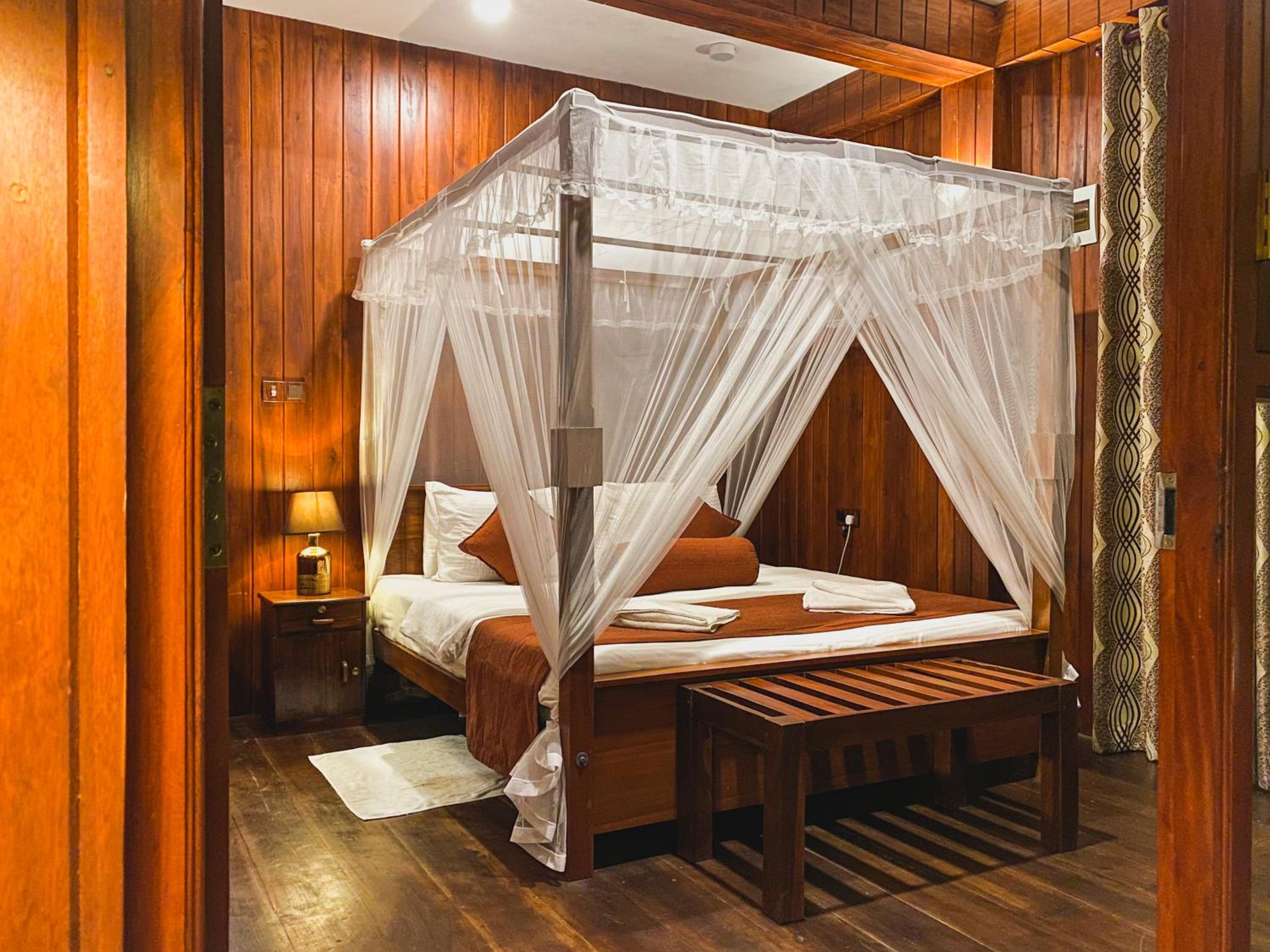 Deluxe Double Room with Balcony and Mountain View photo 1
