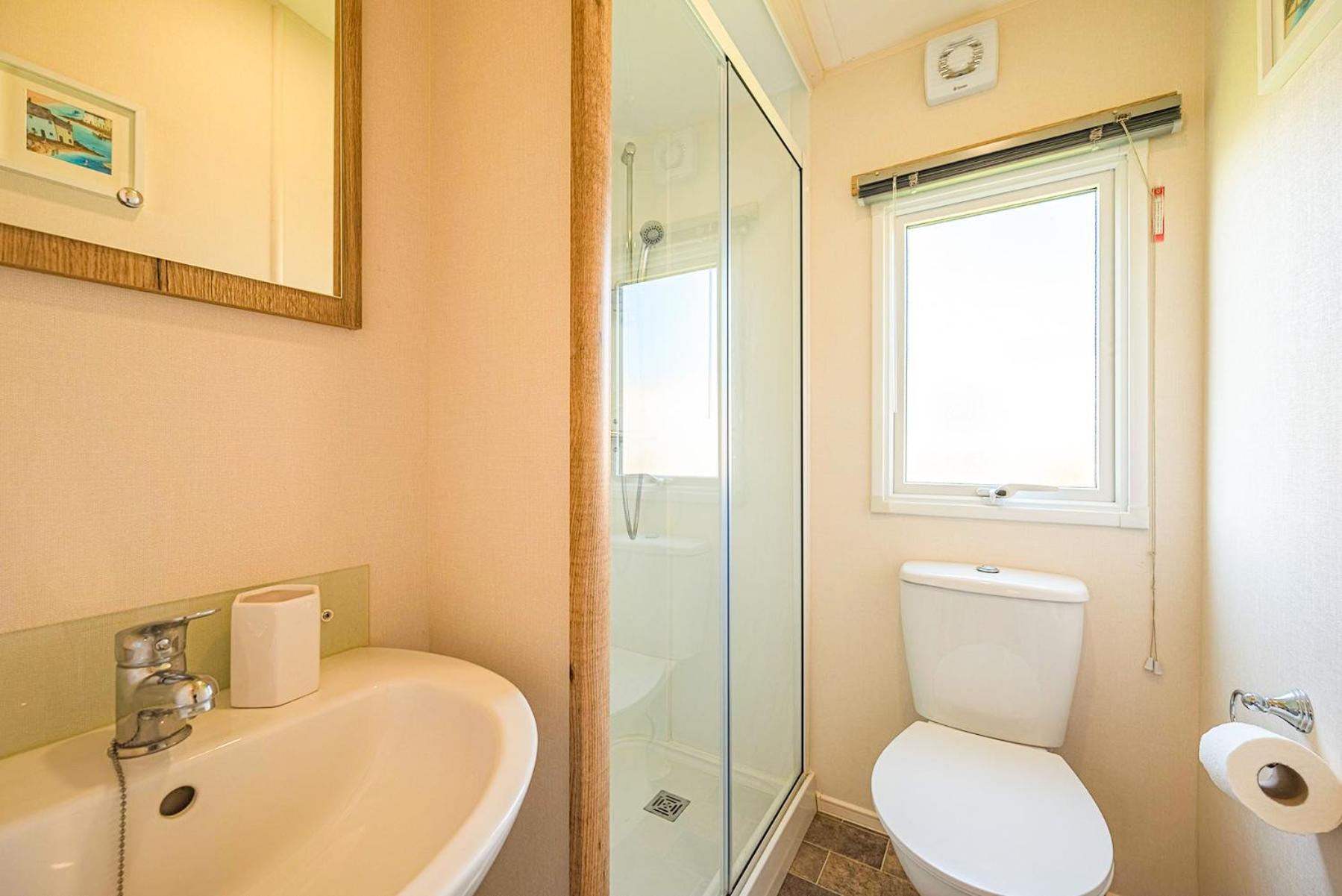Three-Bedroom House - Photo 7
