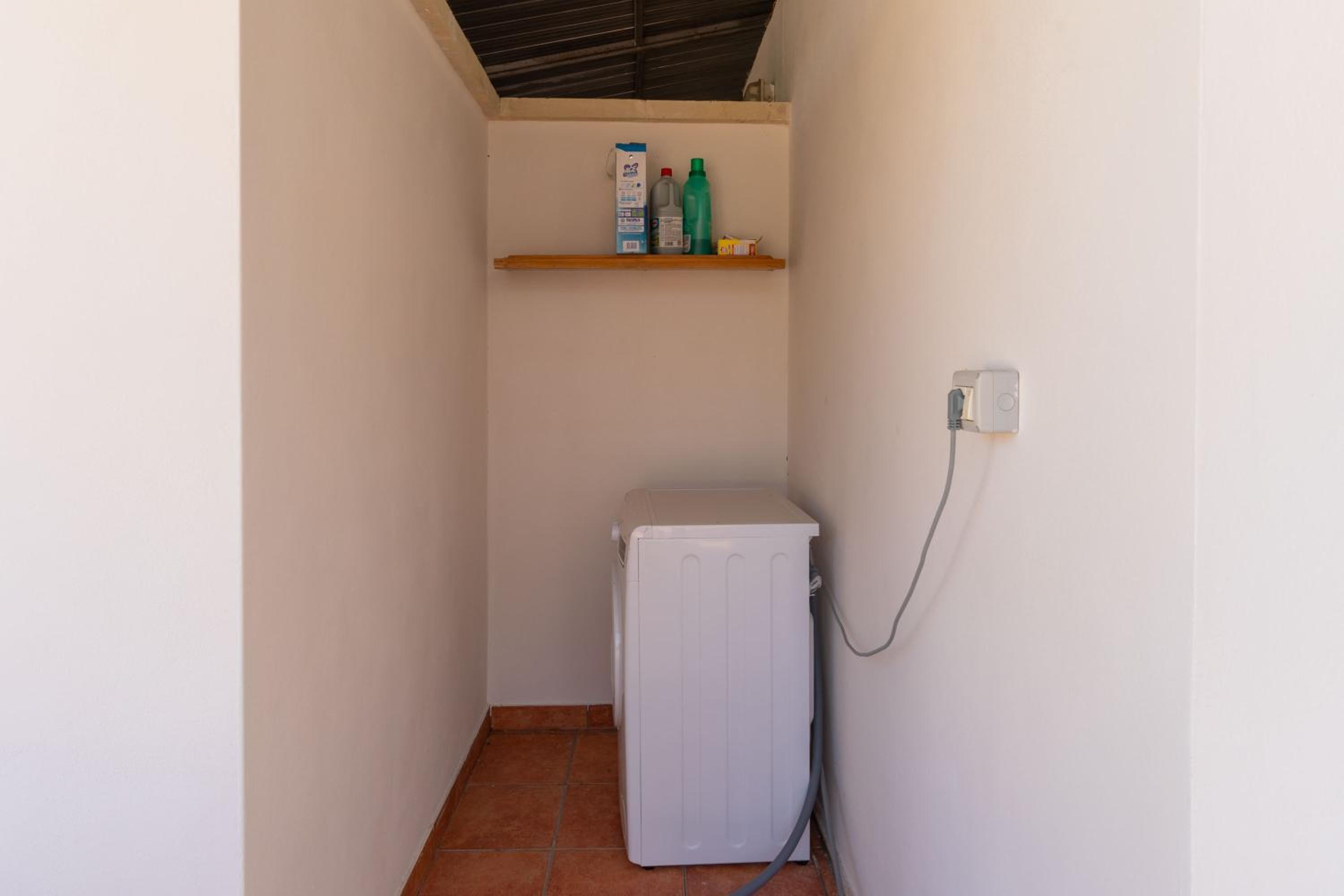 One-Bedroom House photo 2