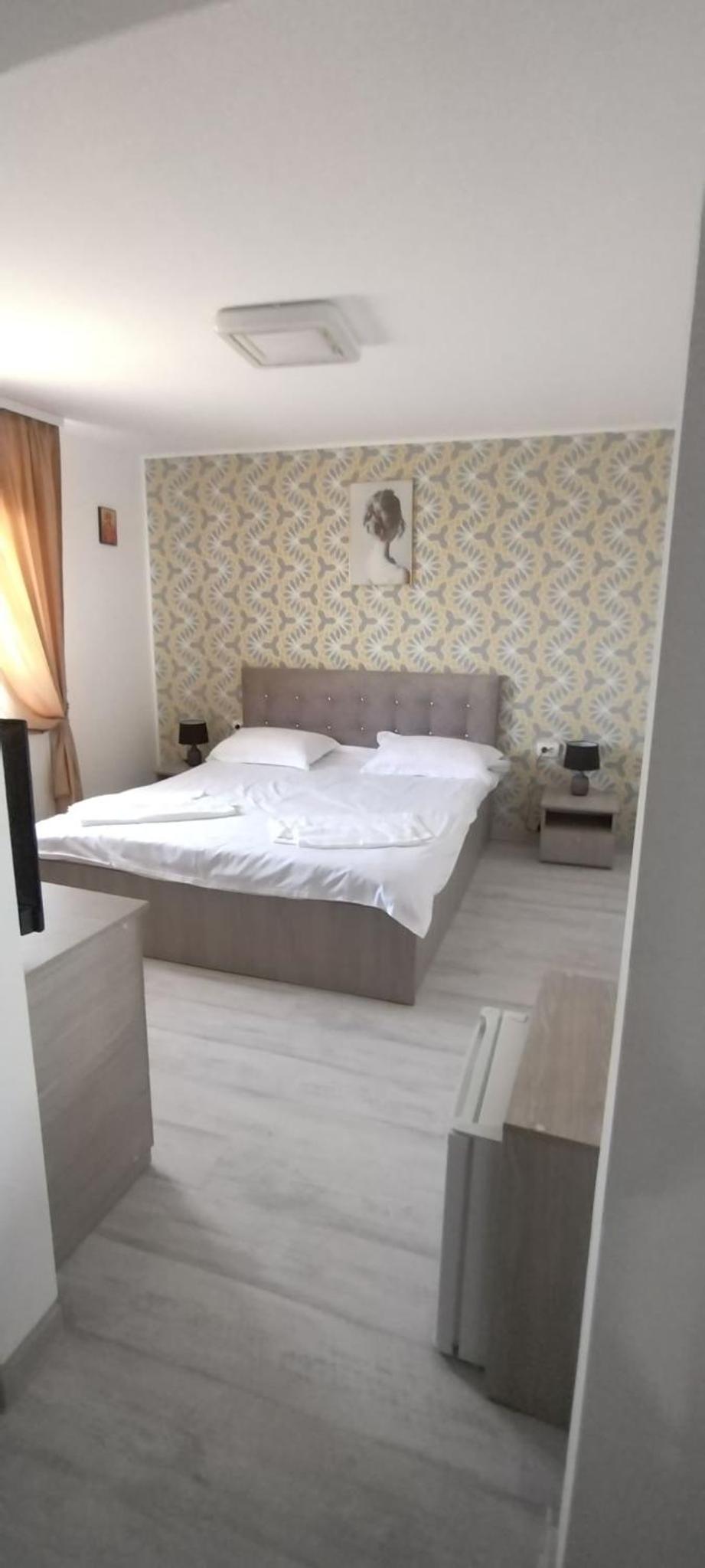 Deluxe Double Room with Shower photo 2