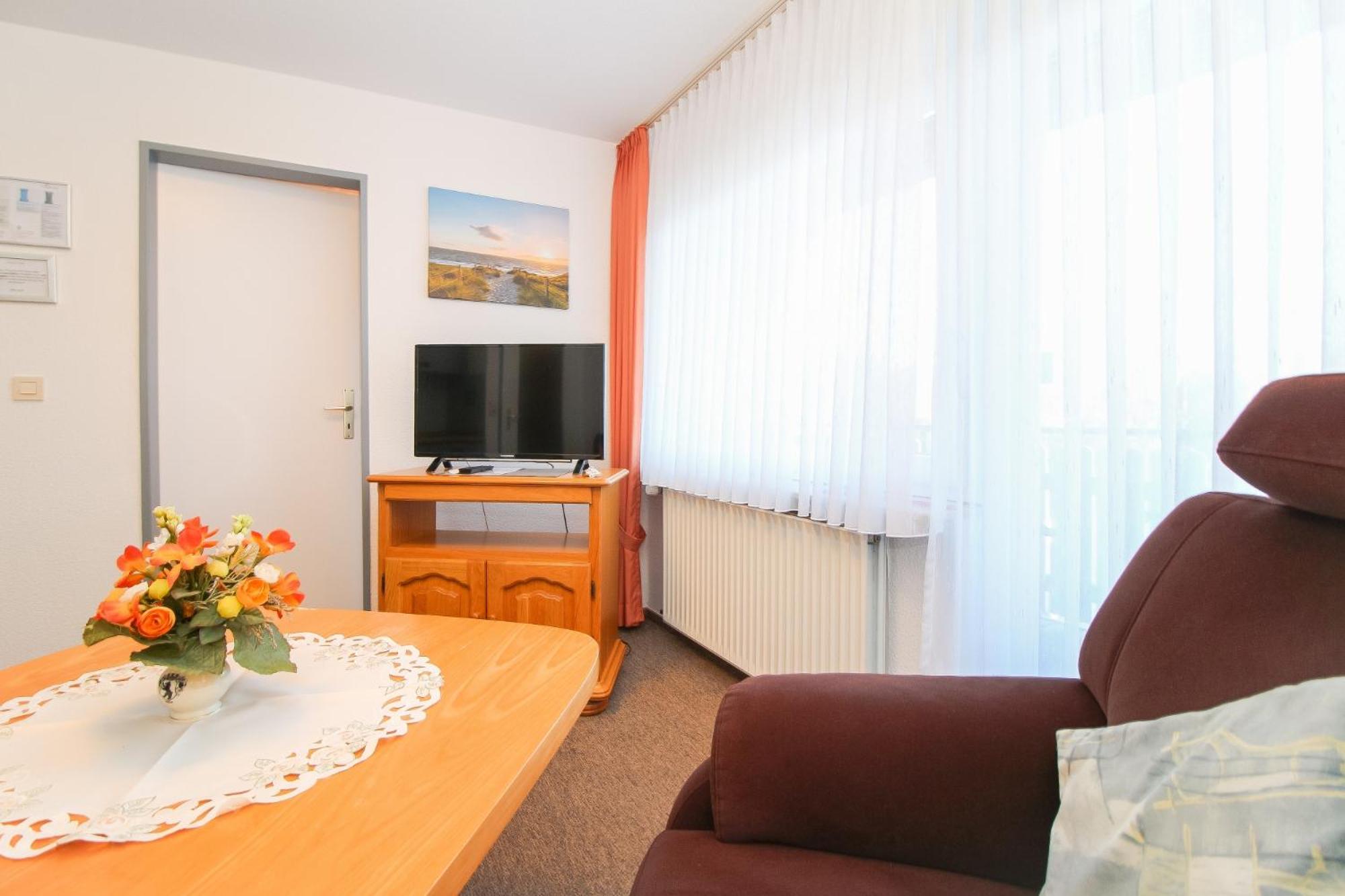 Apartment with Lake View photo 2