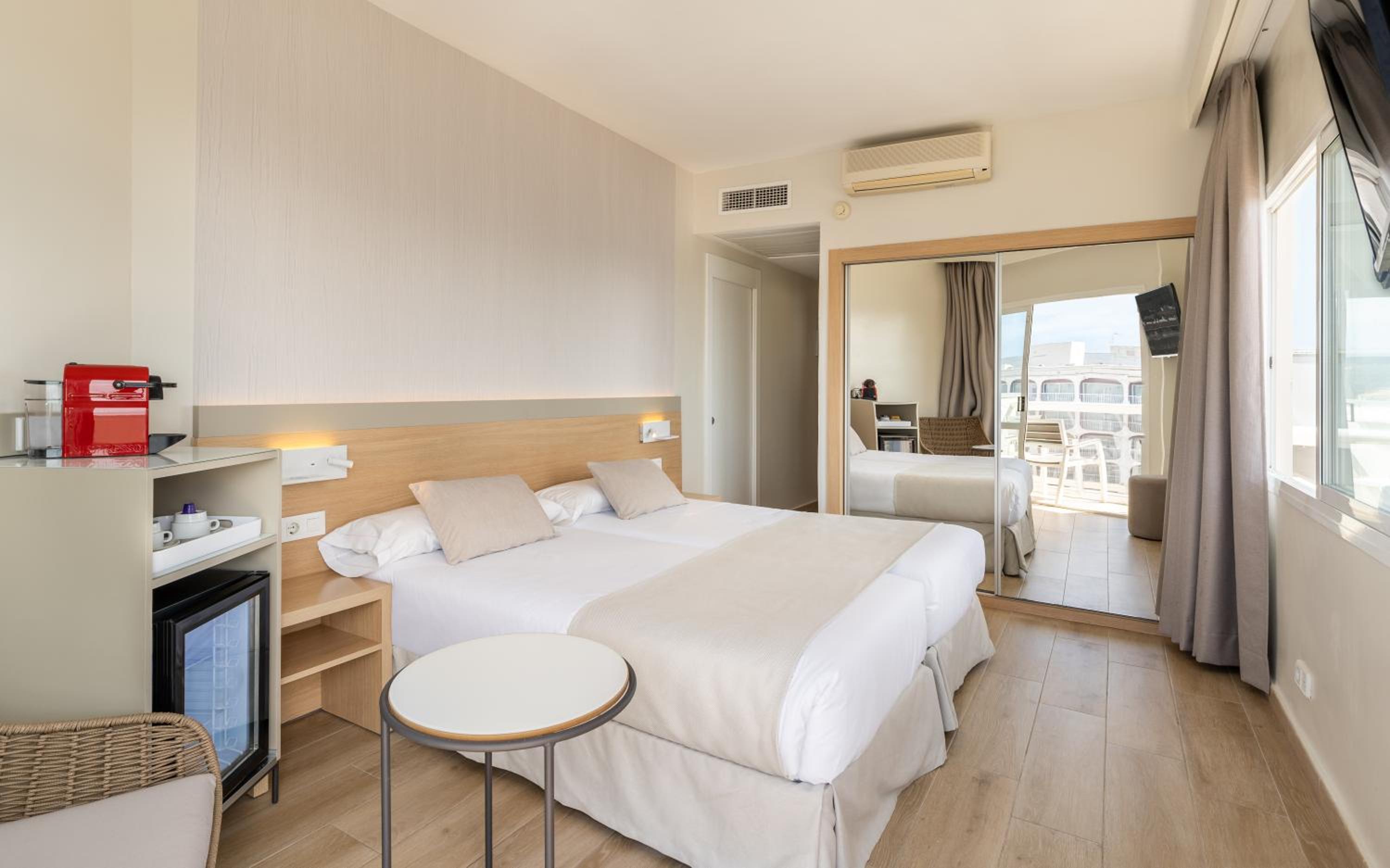 Panoramic Premium Twin Room with Sea View  photo 2