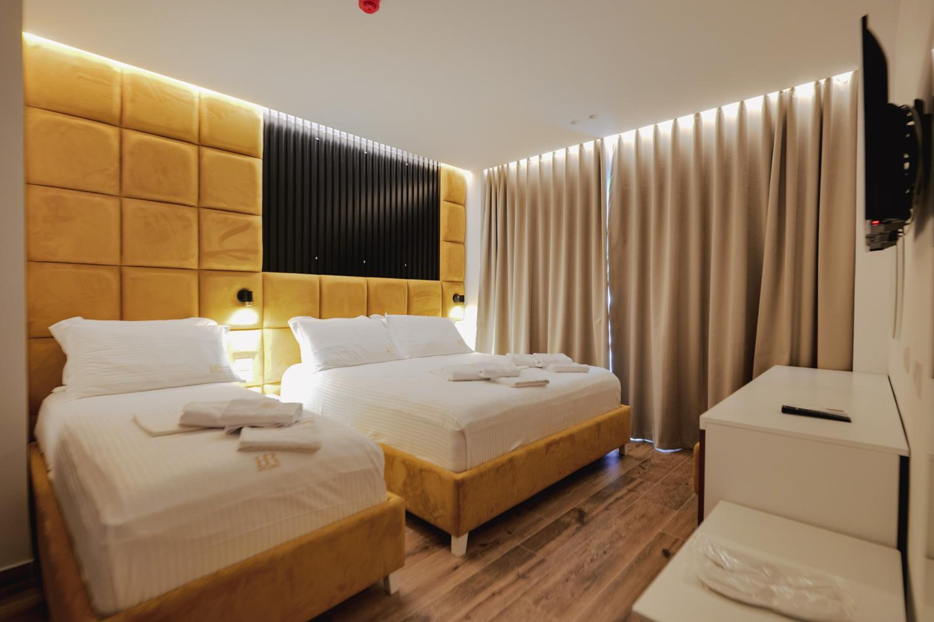 Standard Triple Room with Sea View