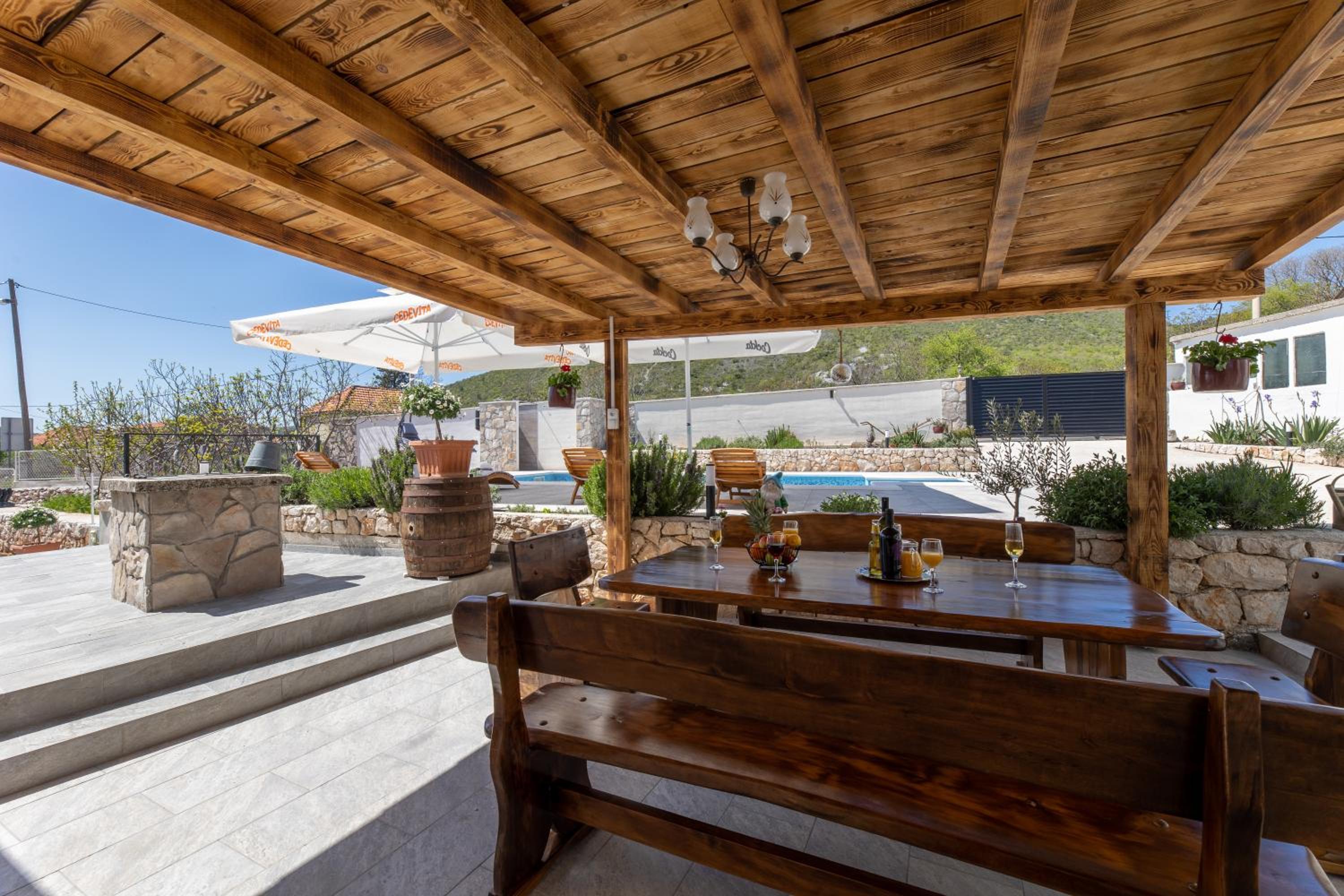 Villa with Private Pool - Photo 24