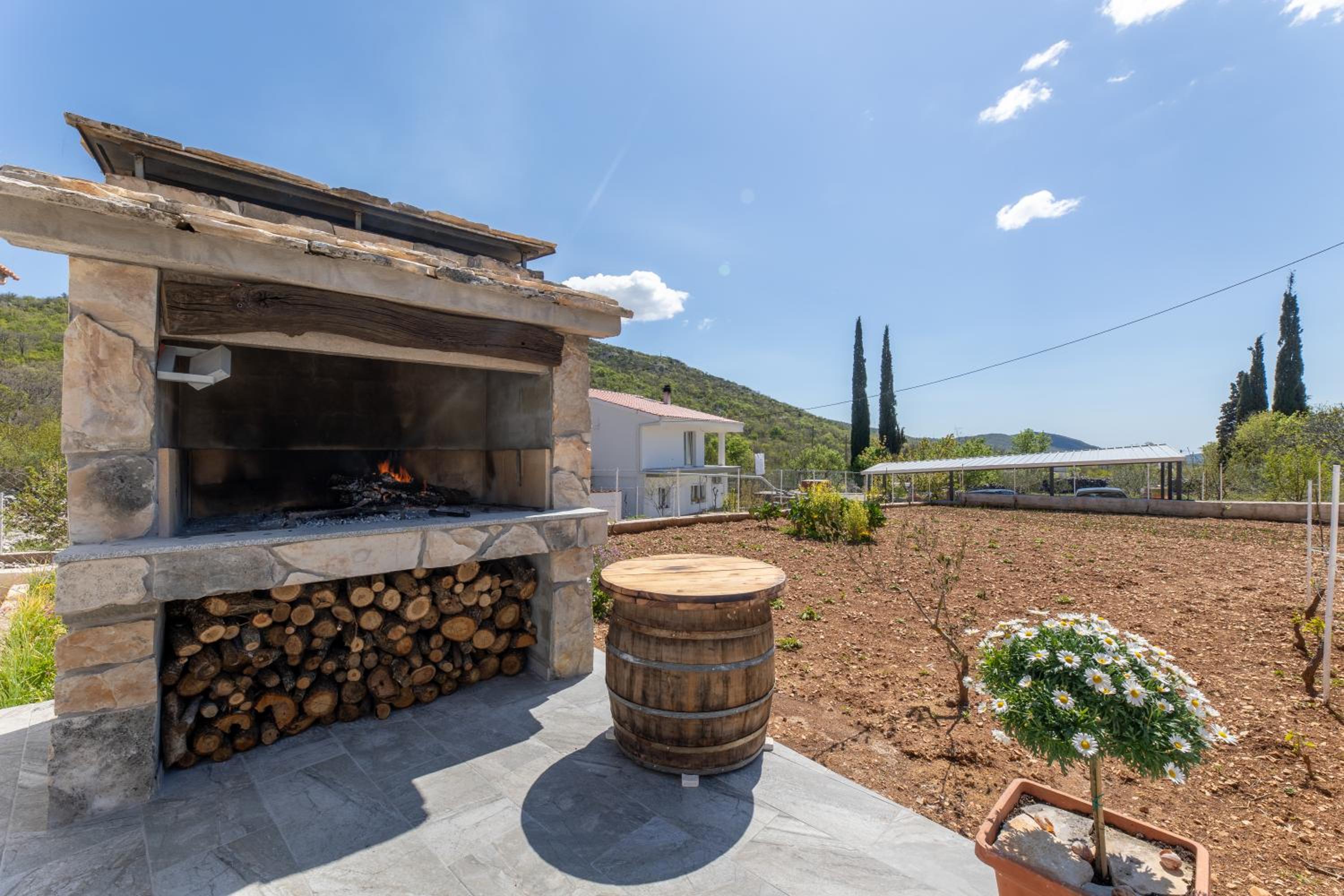 Villa with Private Pool - Photo 23