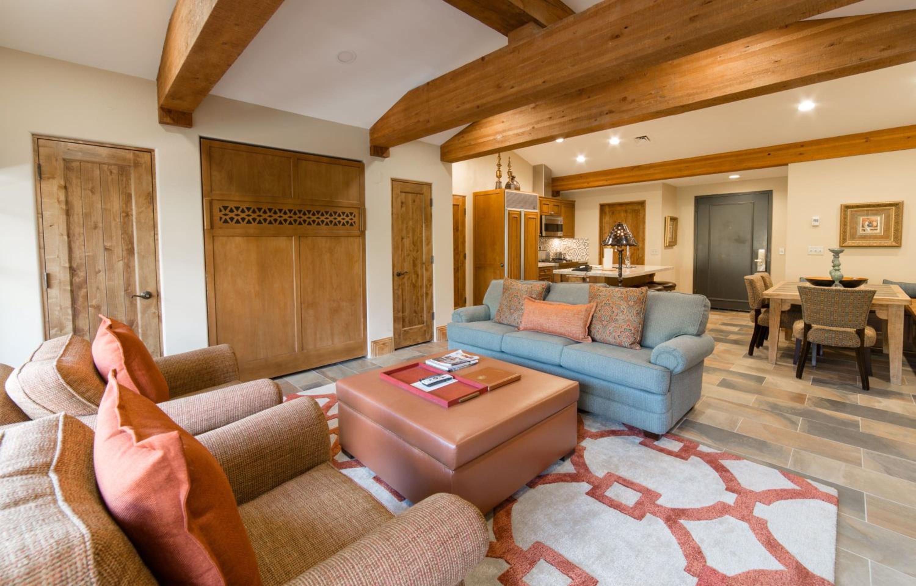 Deluxe 3 bedroom suite