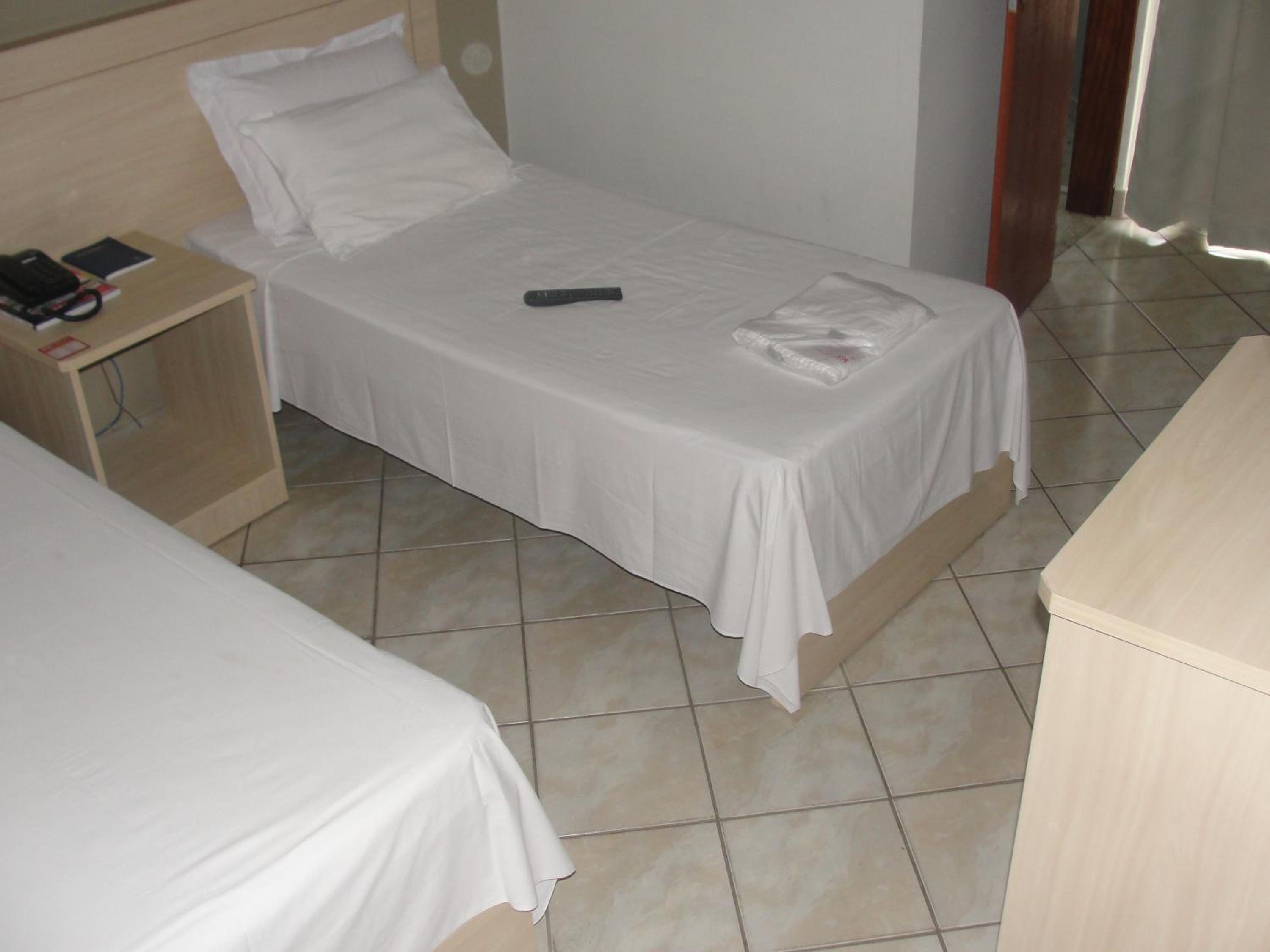 Twin Room with Air-Conditioning photo 3