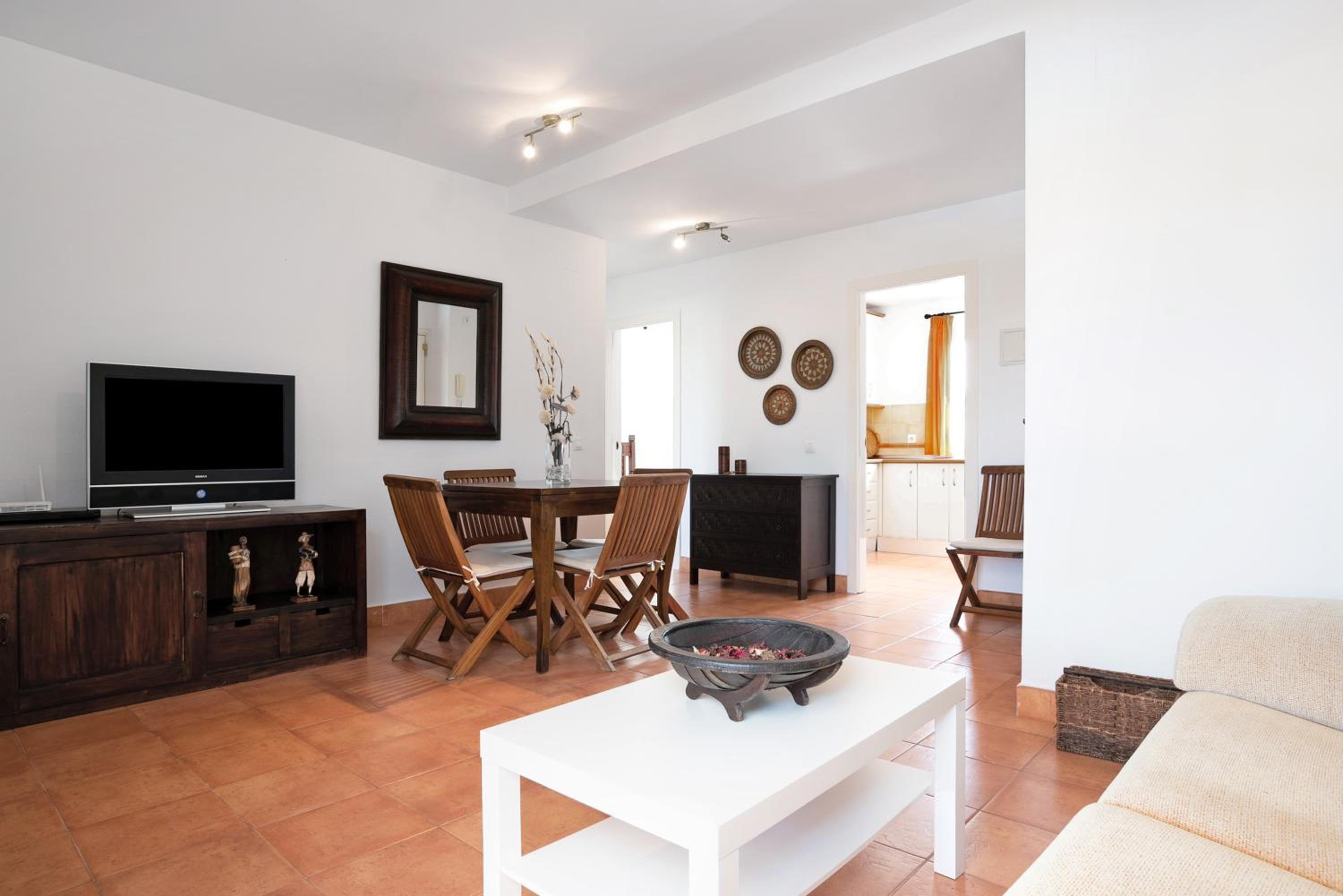 Two-Bedroom Deluxe Apartment with Garden View photo 3