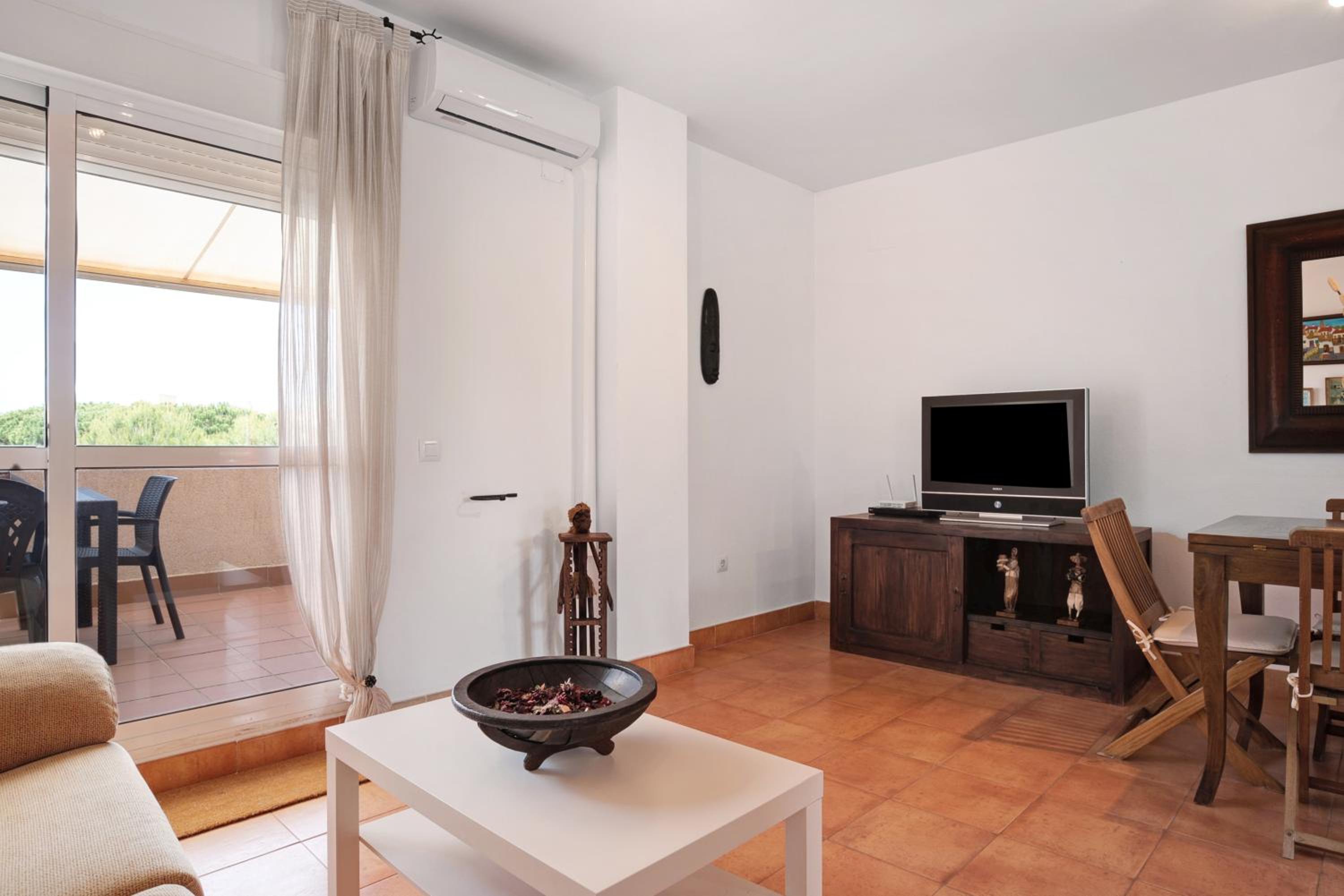 Two-Bedroom Deluxe Apartment with Garden View photo 2