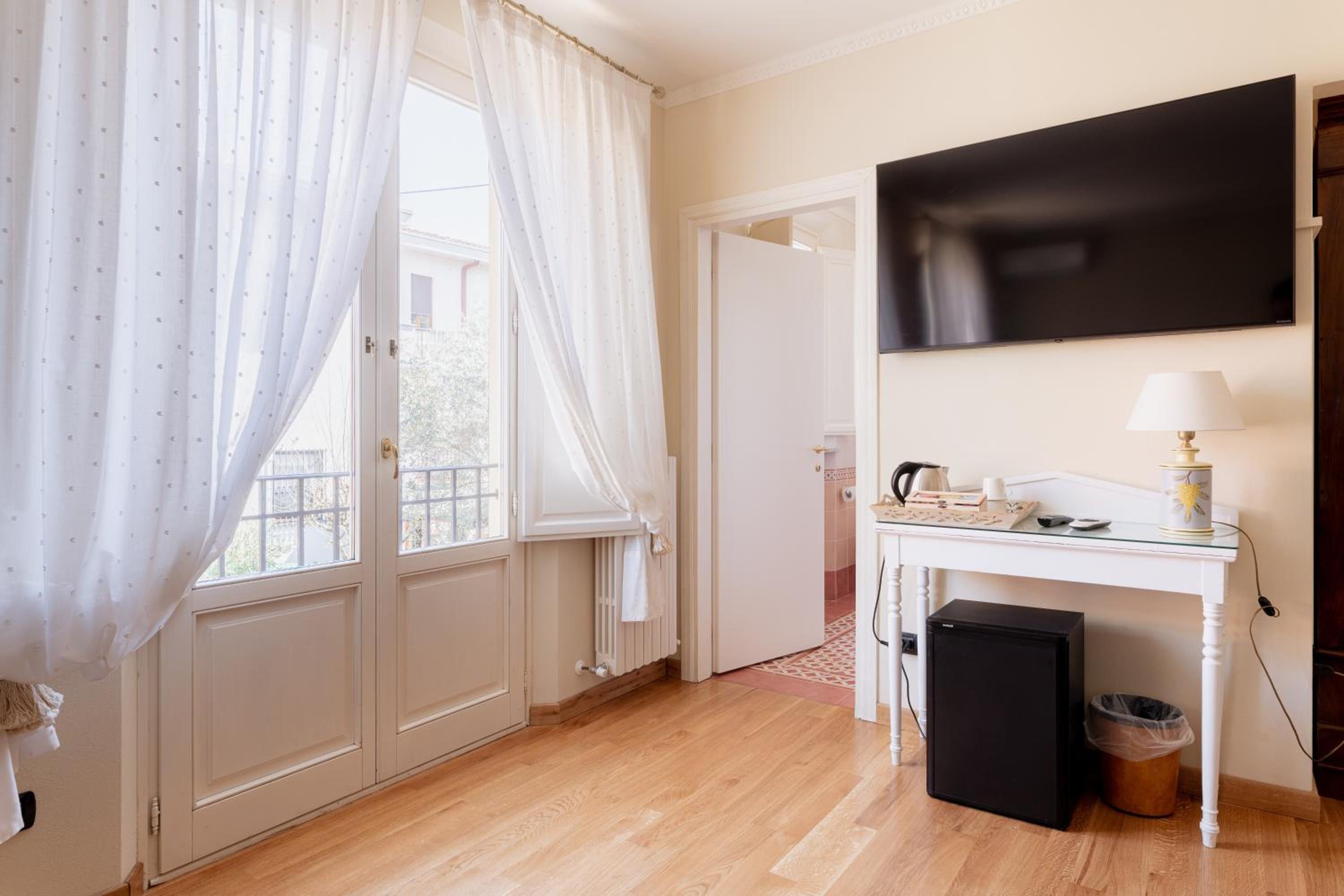 Junior Suite - Photo 12