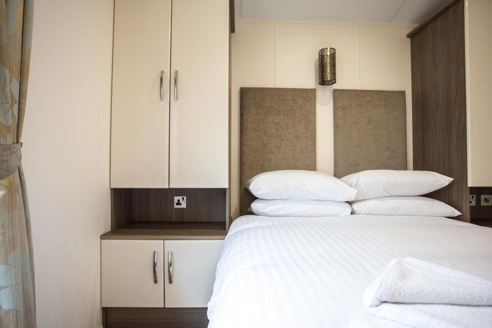 4 berth Superior Lodge - Pet Friendly photo 3