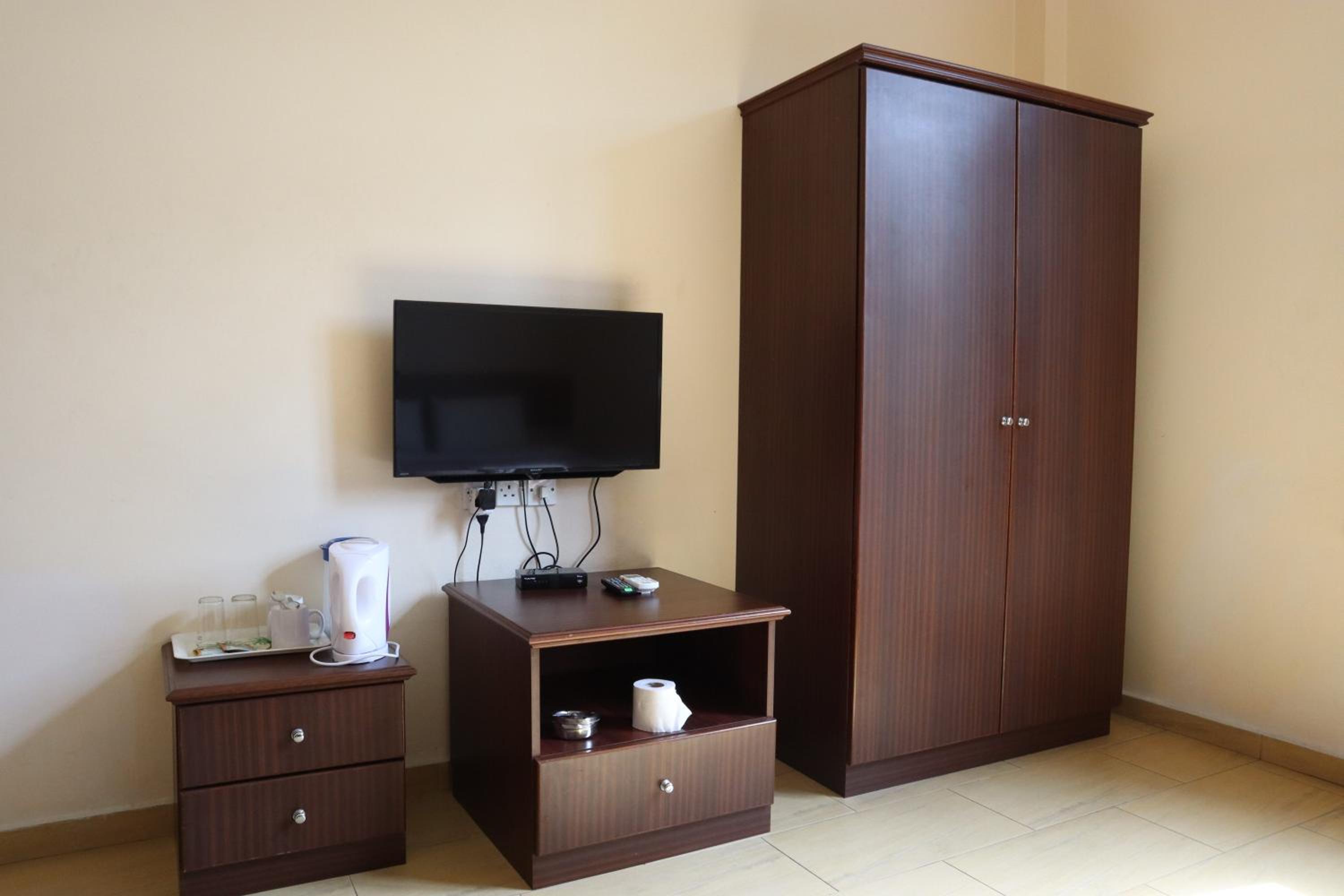 Deluxe King Room - Photo 4