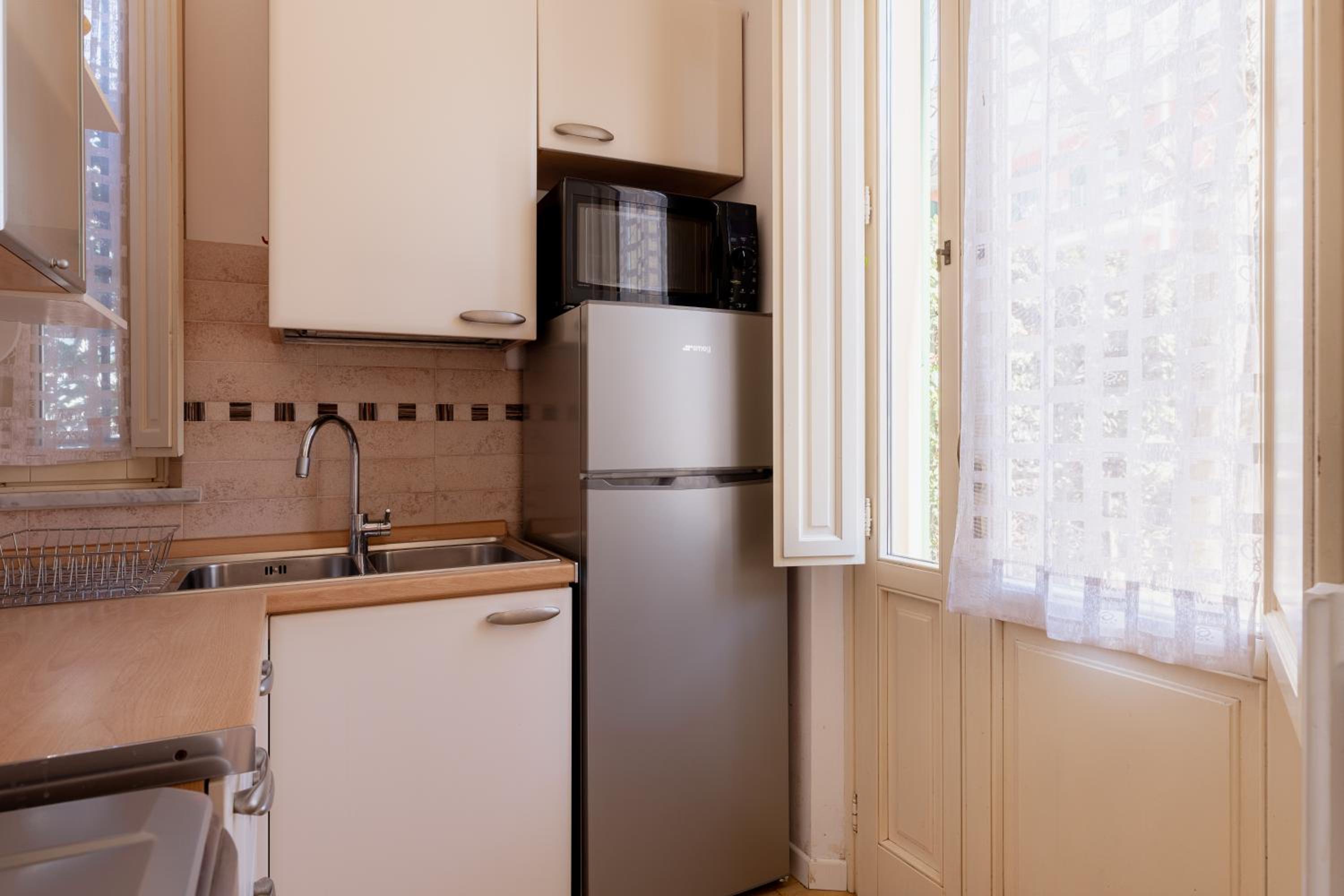 One-Bedroom Apartment - Photo 4