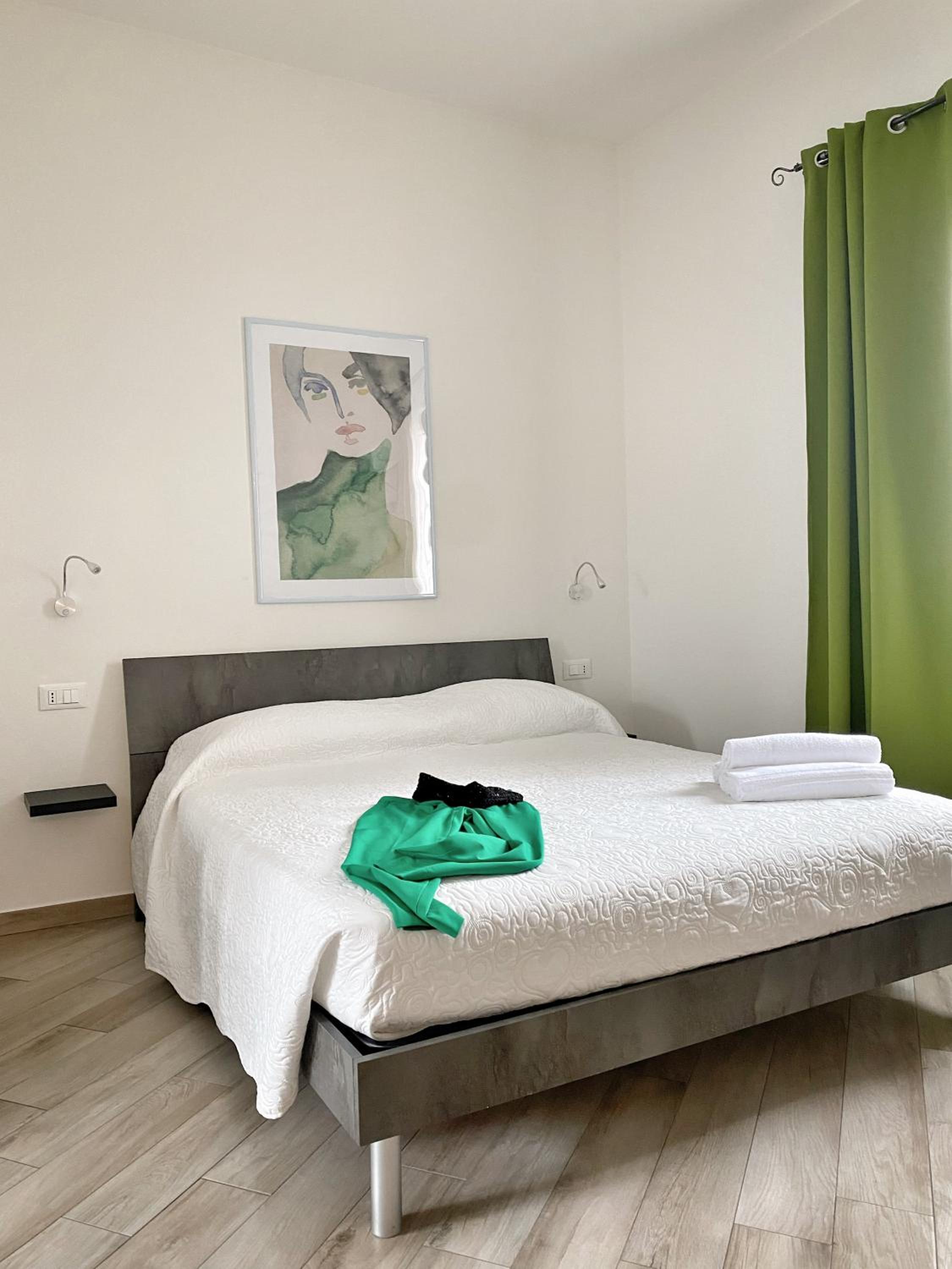 Superior King Room - Photo 6