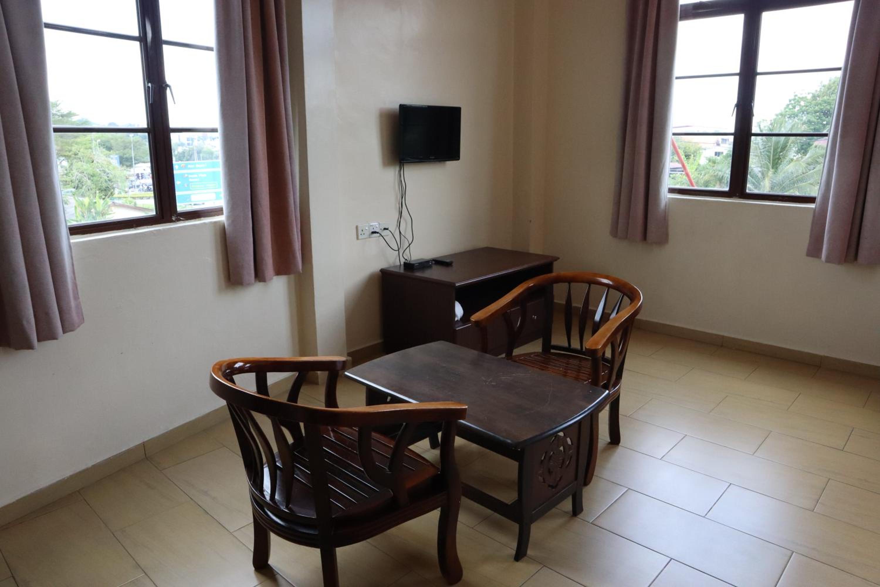 Family Room - Photo 3